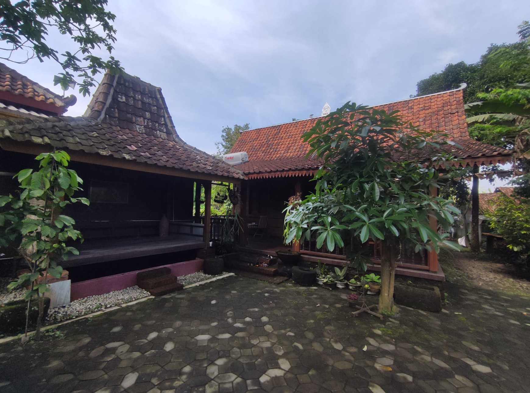 Rumah Klasik Semi Villa Lokasi Jalan Sleman-Turi Donokerto Sleman