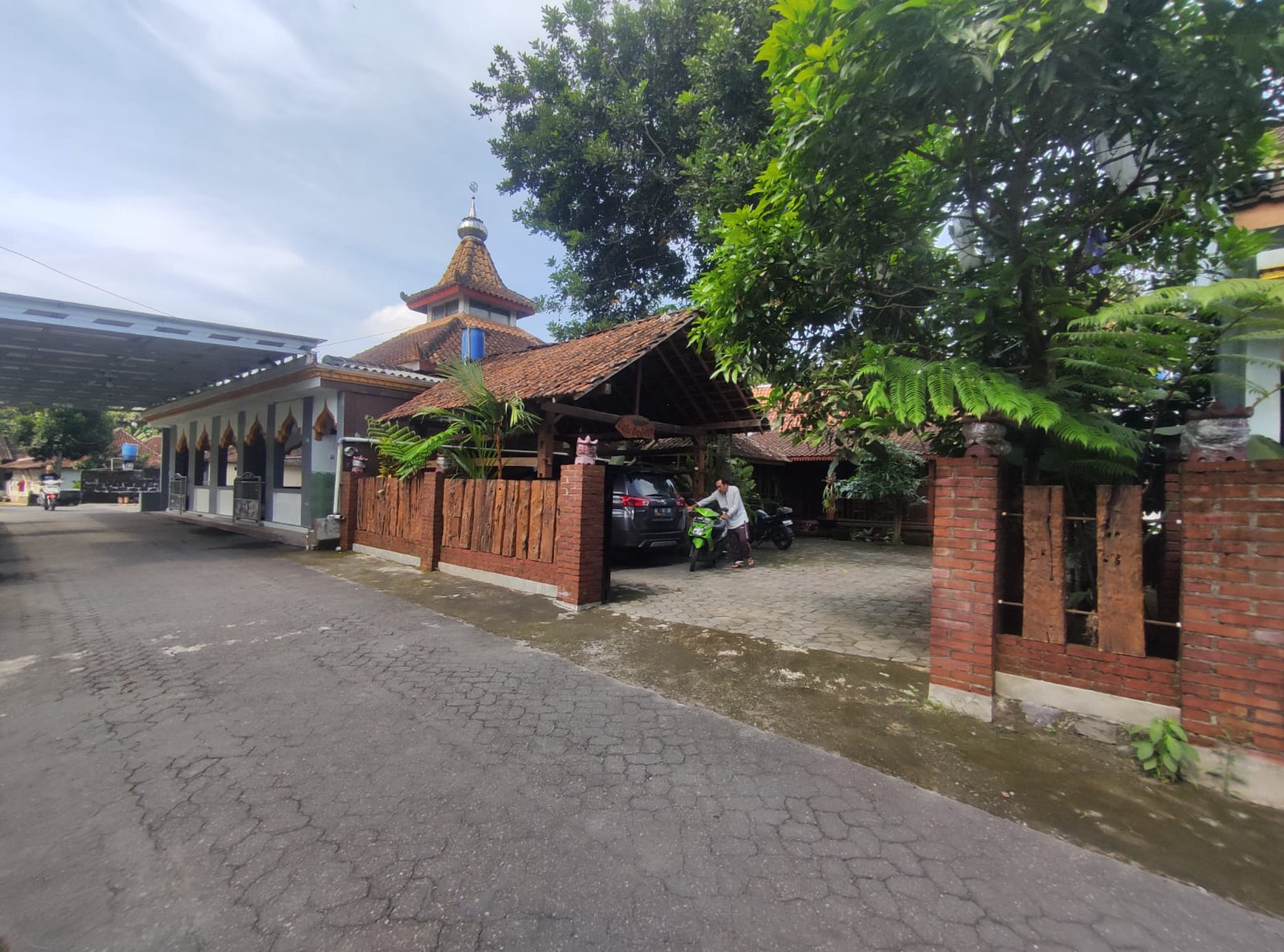 Rumah Klasik Semi Villa Lokasi Jalan Sleman-Turi Donokerto Sleman