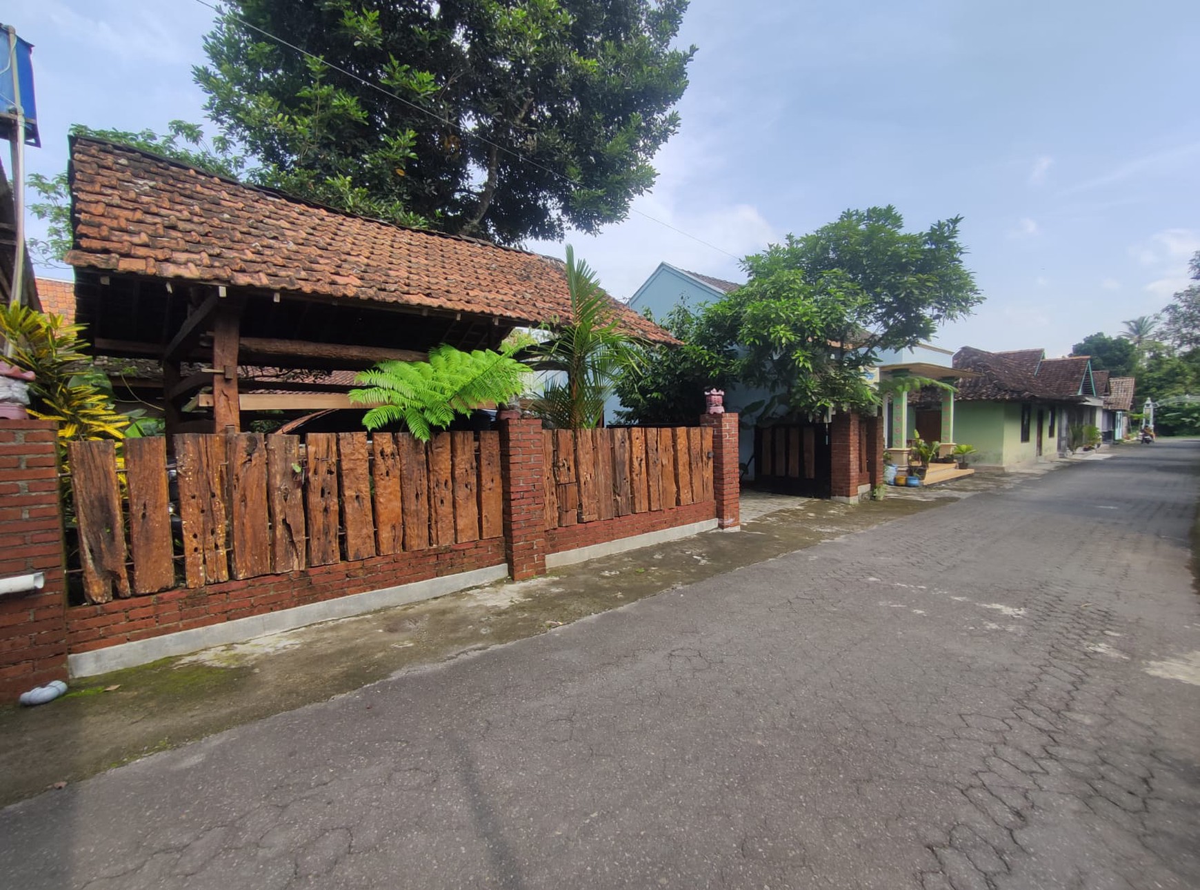 Rumah Klasik Semi Villa Lokasi Jalan Sleman-Turi Donokerto Sleman