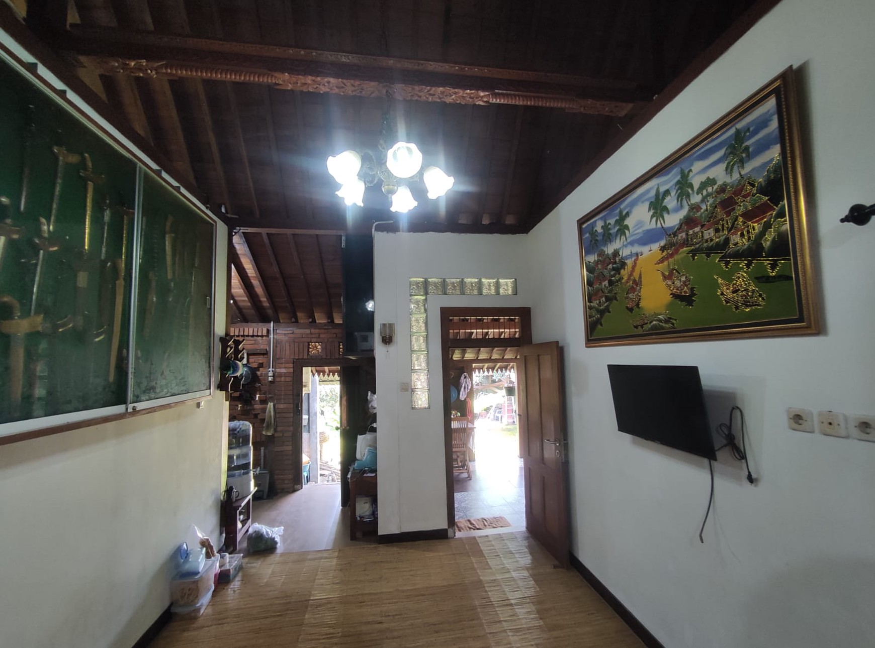 Rumah Klasik Semi Villa Lokasi Jalan Sleman-Turi Donokerto Sleman