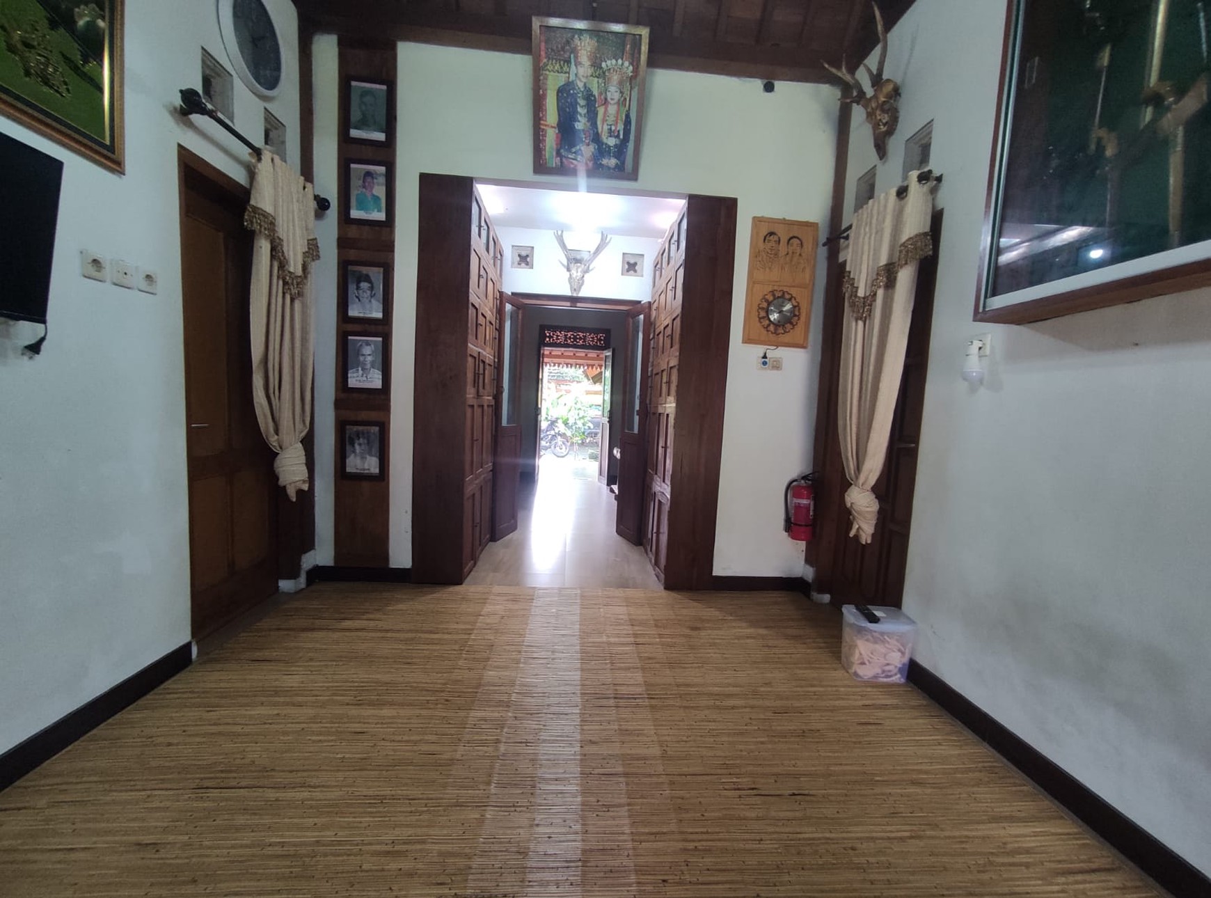 Rumah Klasik Semi Villa Lokasi Jalan Sleman-Turi Donokerto Sleman