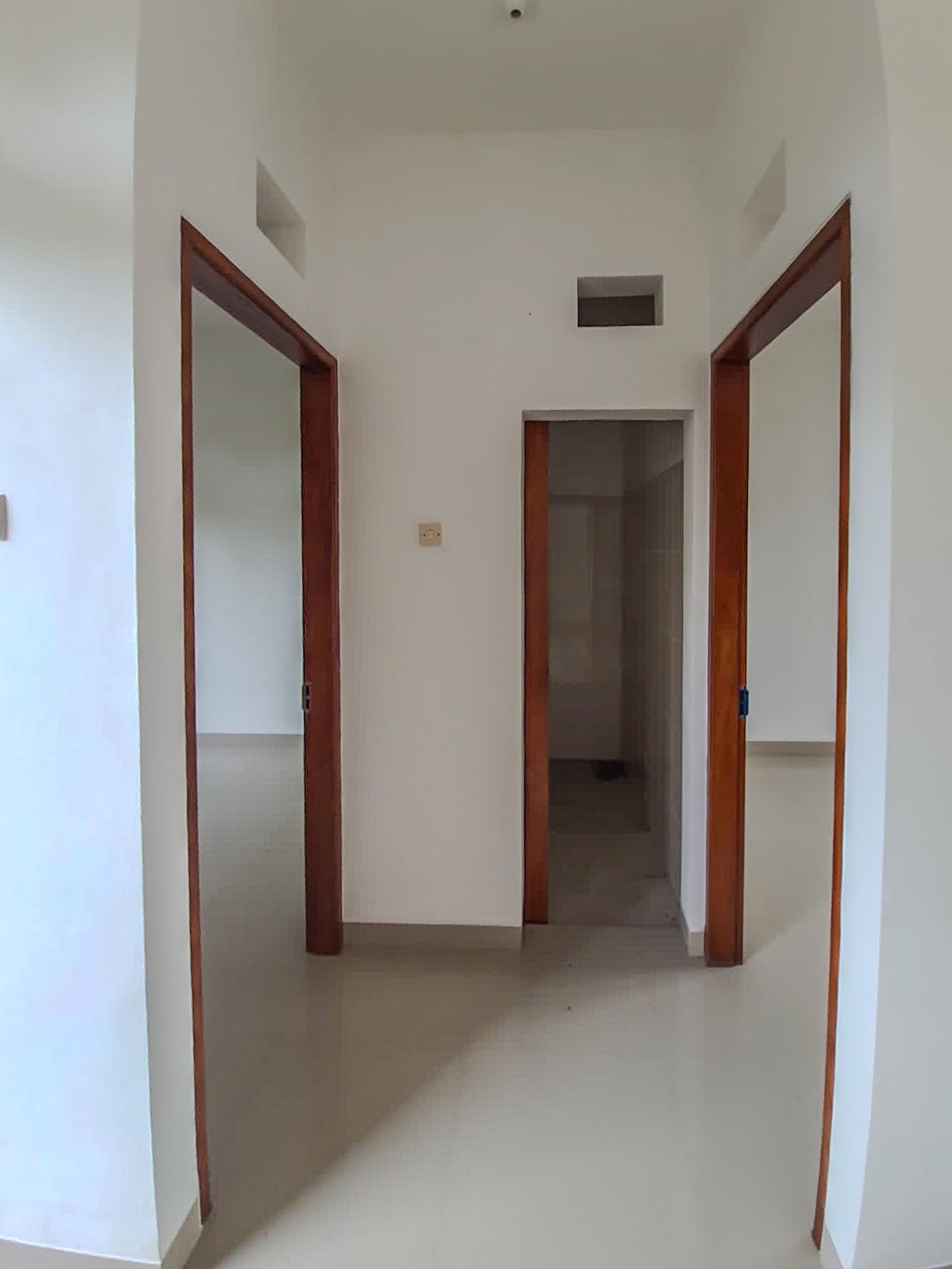 RUMAH BRAND NEW YANG MODERN, SIAP HUNI, NYAMAN DI TENGAH KOTA JEMBRANA, BALI
