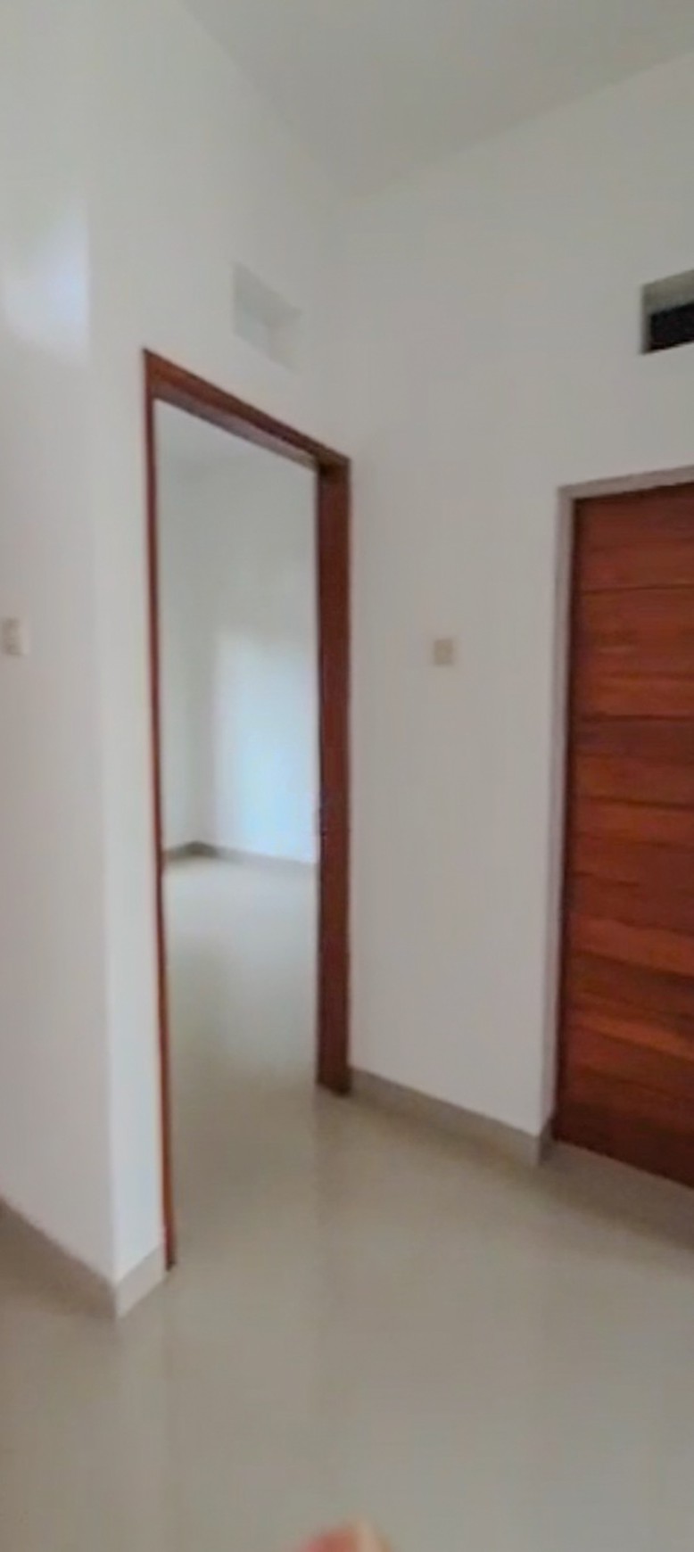 RUMAH BRAND NEW SIAP HUNI YANG MODERN, NYAMAN DI TENGAH KOTA JEMBRANA, BALI