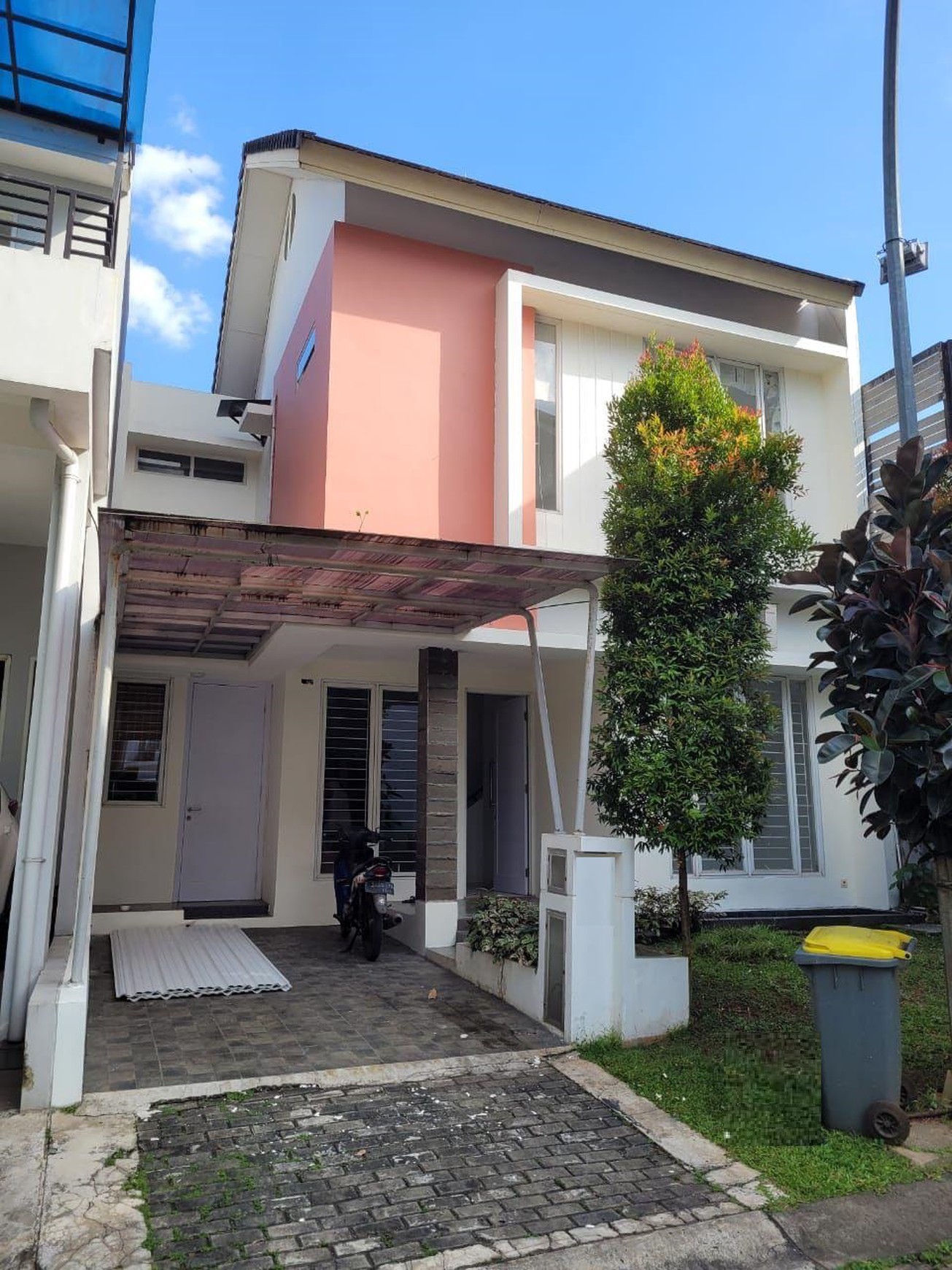 Rumah Bagus Siap Huni Dalam Cluster di Bintaro Sektor 9