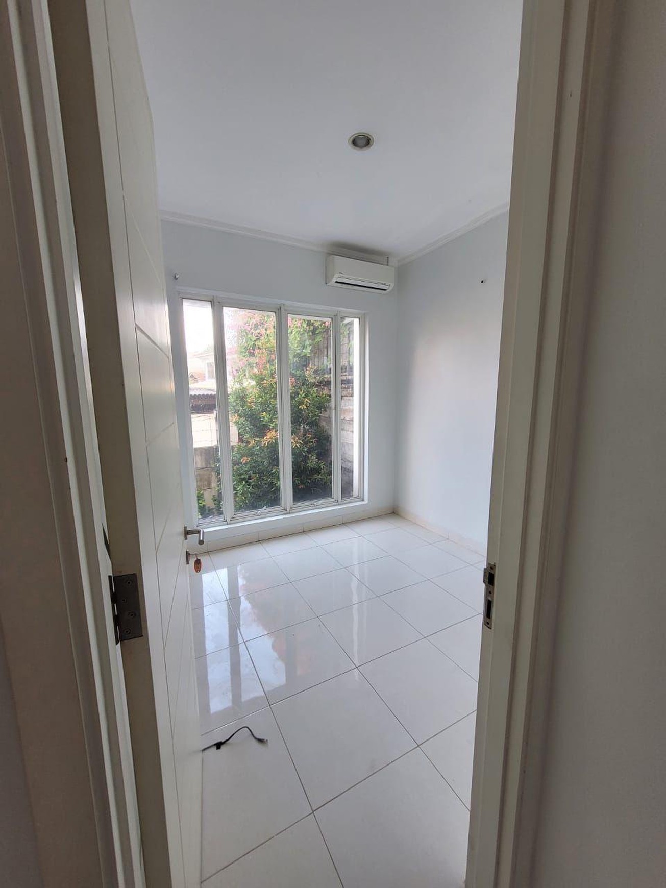 Rumah Bagus Siap Huni Dalam Cluster di Bintaro Sektor 9