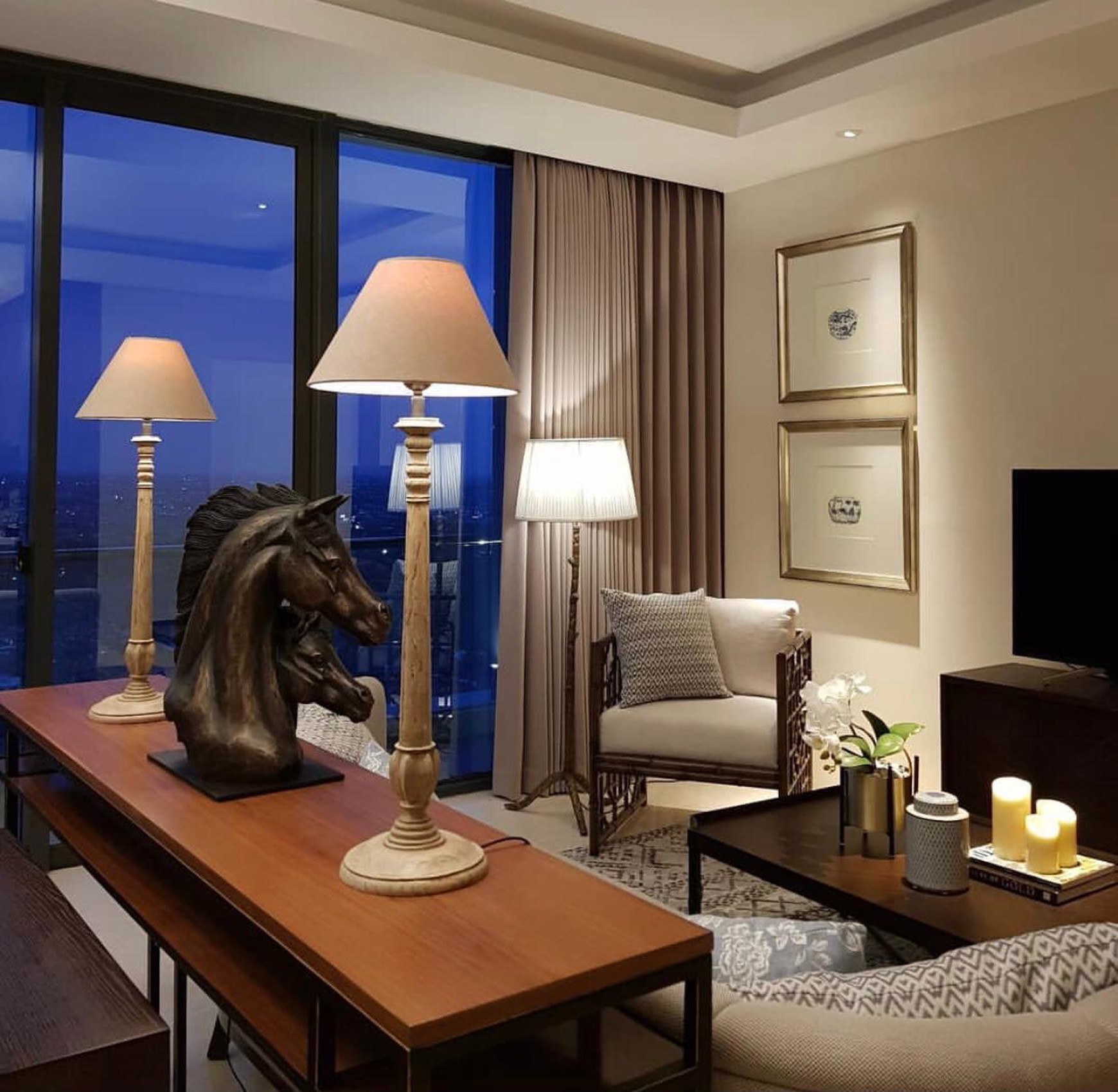 Apartemen SPESIAL Sky DECK + Full Furnished by Valdi + PRIVATE Lift Apartemen VOILA Surabaya