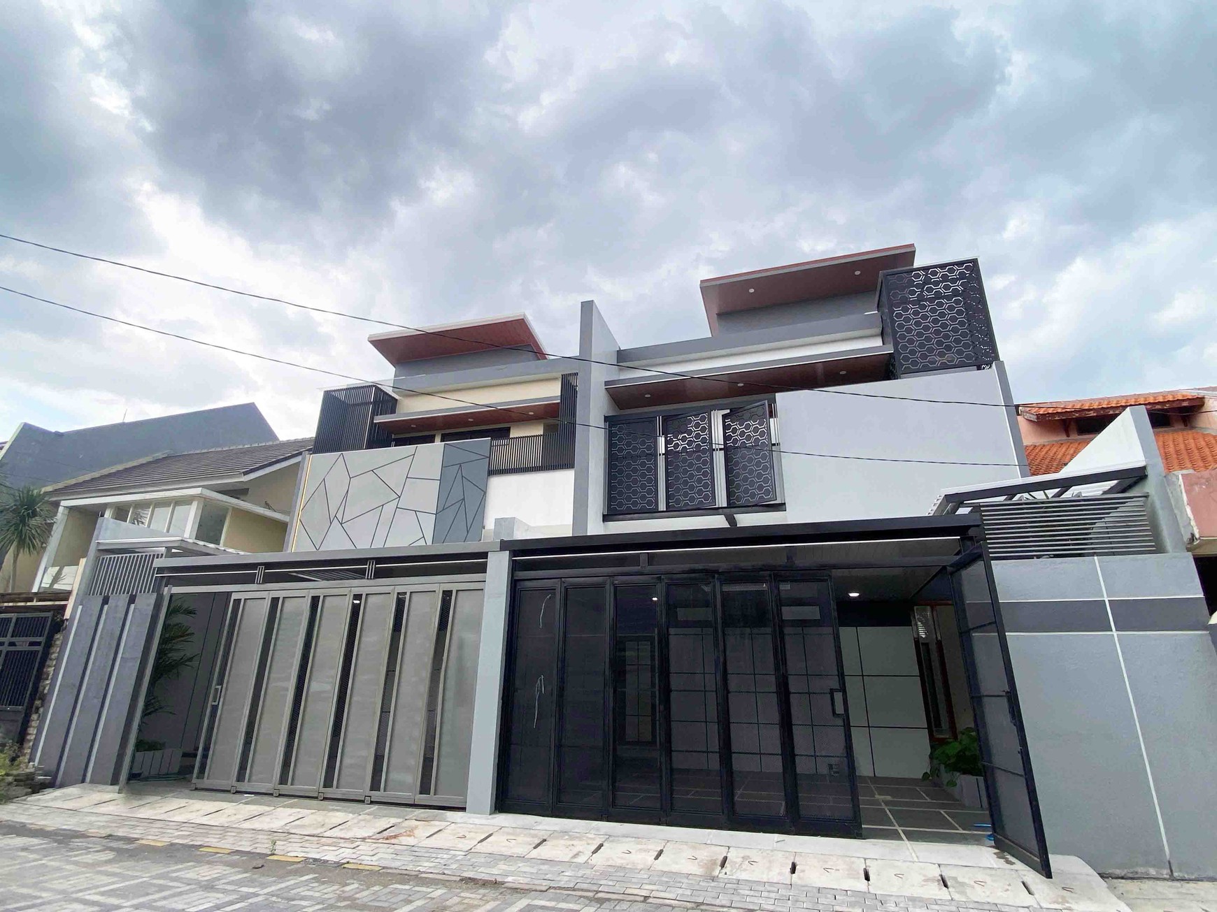 Rumah Baru Gress di Kebraon Manis Utara Surabaya Barat Minimalis Modern 2 Lantai... SIAP HUNI