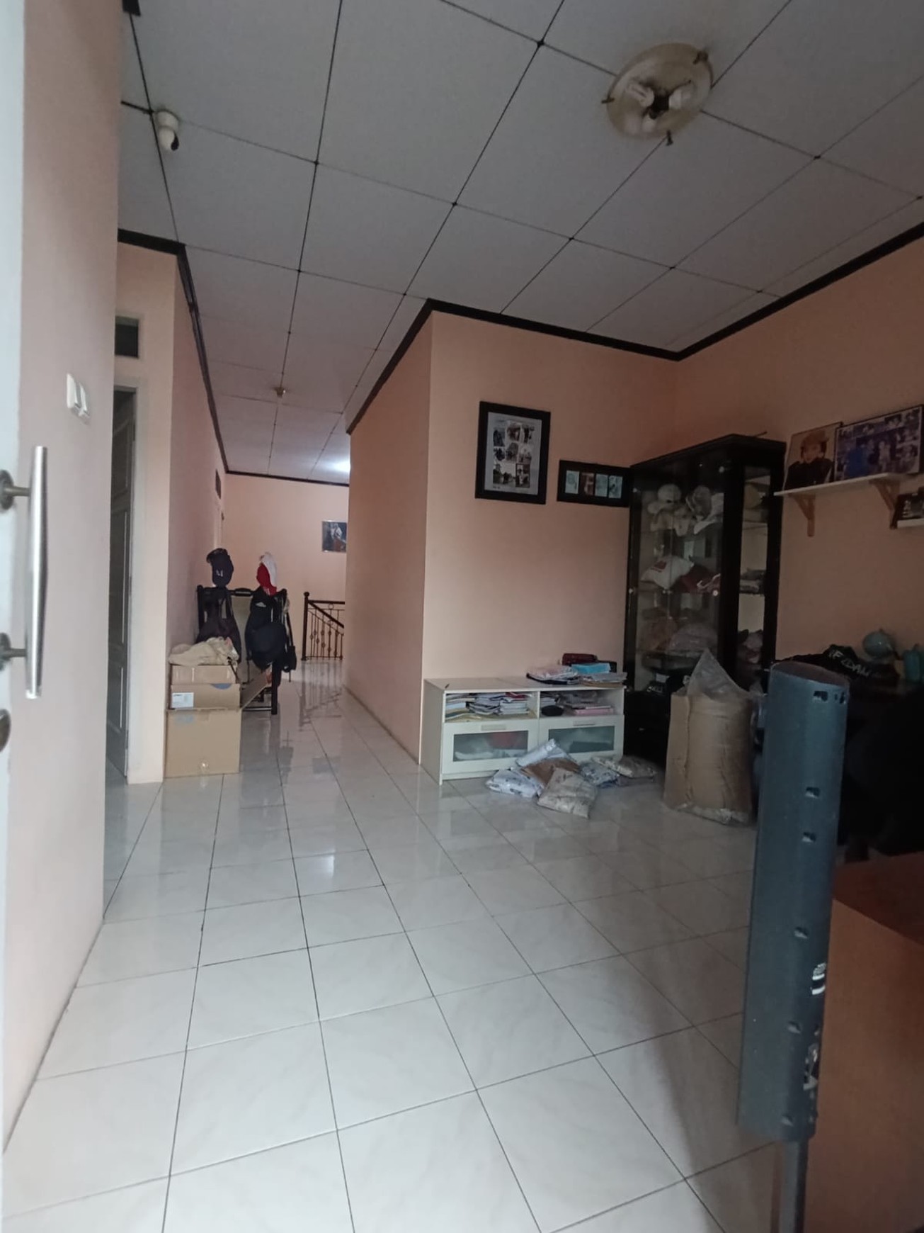 Di Jual Rumah lokasi di Komp Mahkota Simpruk Jl. Mahkota Peninggilan, Ciledug. Tangerang Selatan