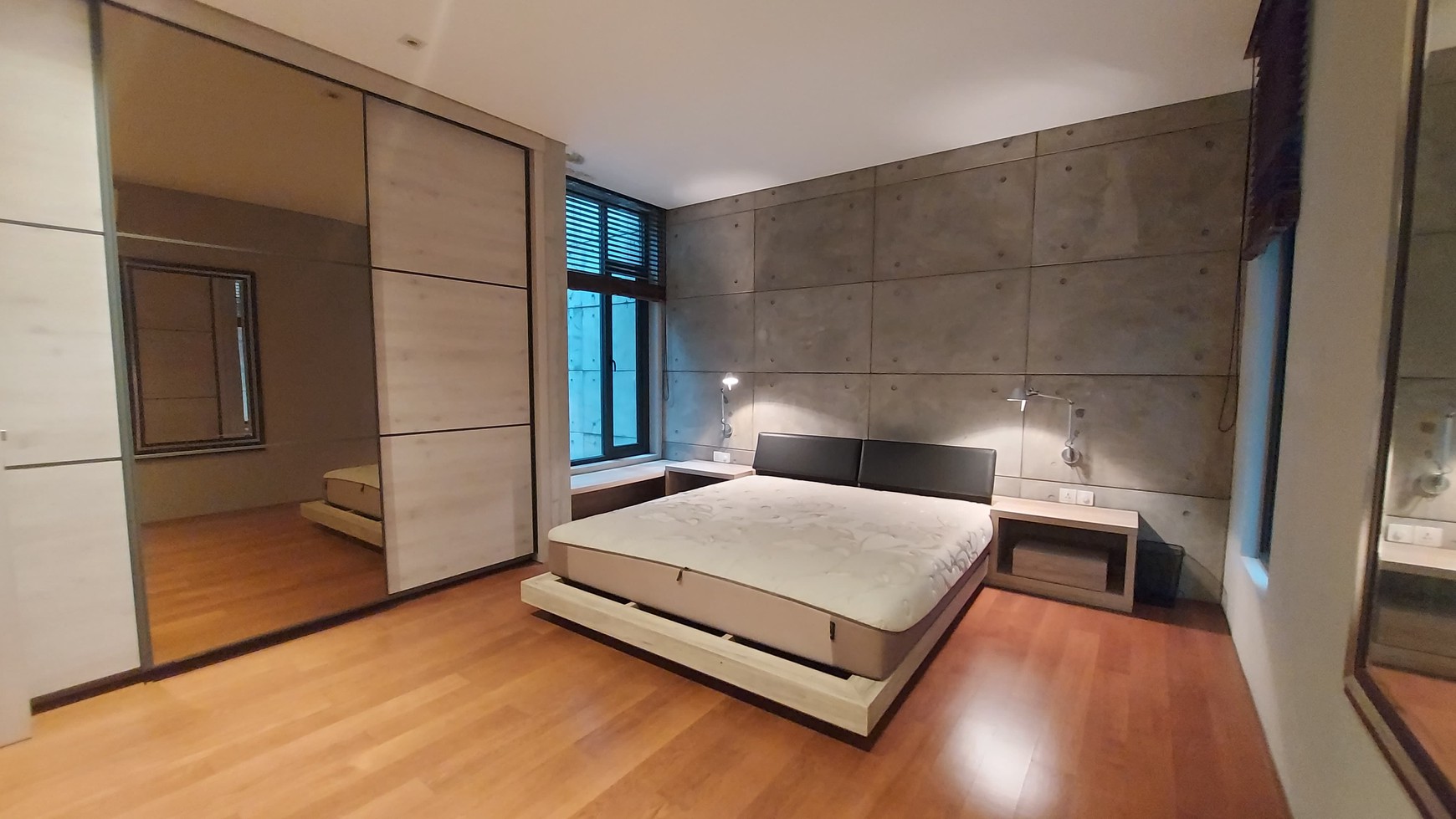 Disewakan Rumah Cantik Semi Furnished 3 Lantai dengan Konsep Open Space di Lebak Bulus