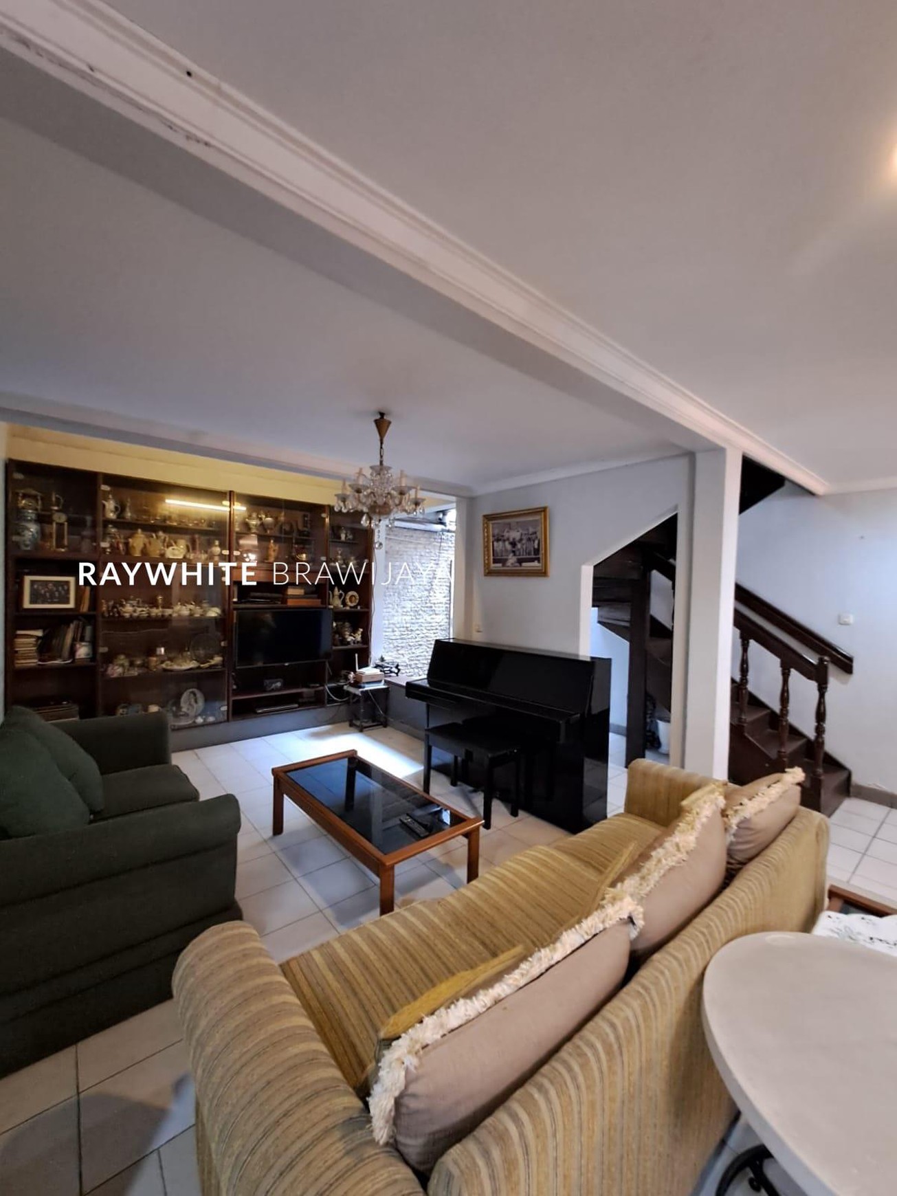 Turun Harga Rumah Lingkungan Tenang Area Kebayoran Baru