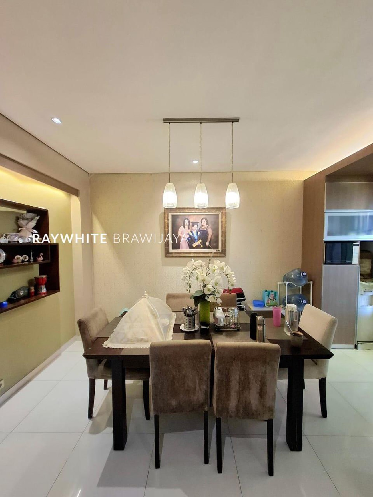 Rumah Minimalis Modern Royal Village Serpong Tangsel