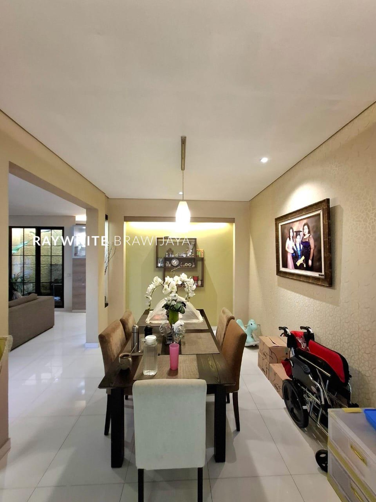 Rumah Minimalis Modern Royal Village Serpong Tangsel