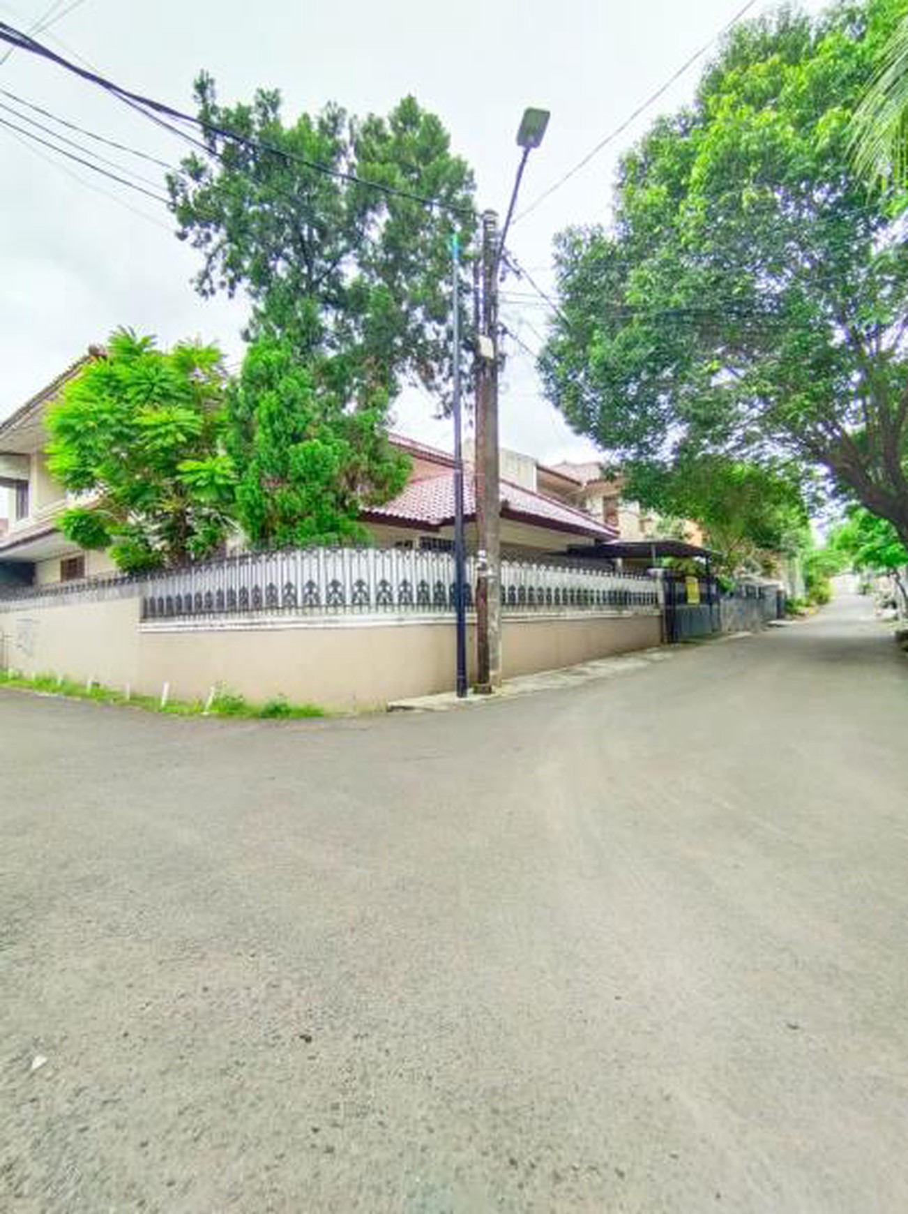 Rumah Hitung Tanah Di Lokasi Yang Strategis Dan Tenang Dekat Stasiun MRT Di Cipete