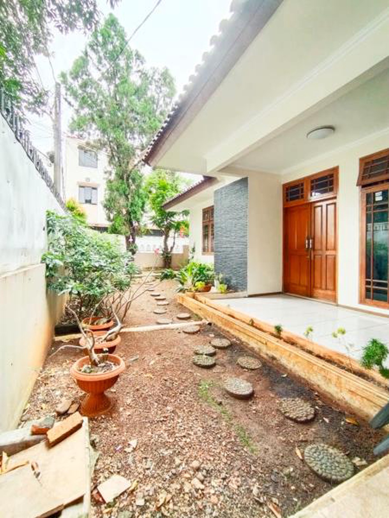 Rumah Hitung Tanah Di Lokasi Yang Strategis Dan Tenang Dekat Stasiun MRT Di Cipete