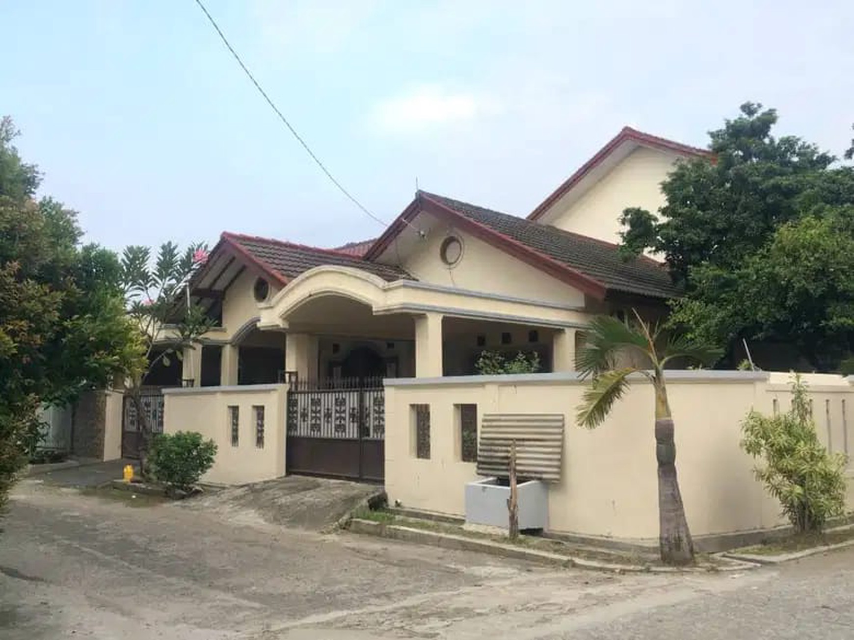 Rumah Luas Bebas Banjir Strategis Jatiwaringin Pondok Gede Kota Bekasi