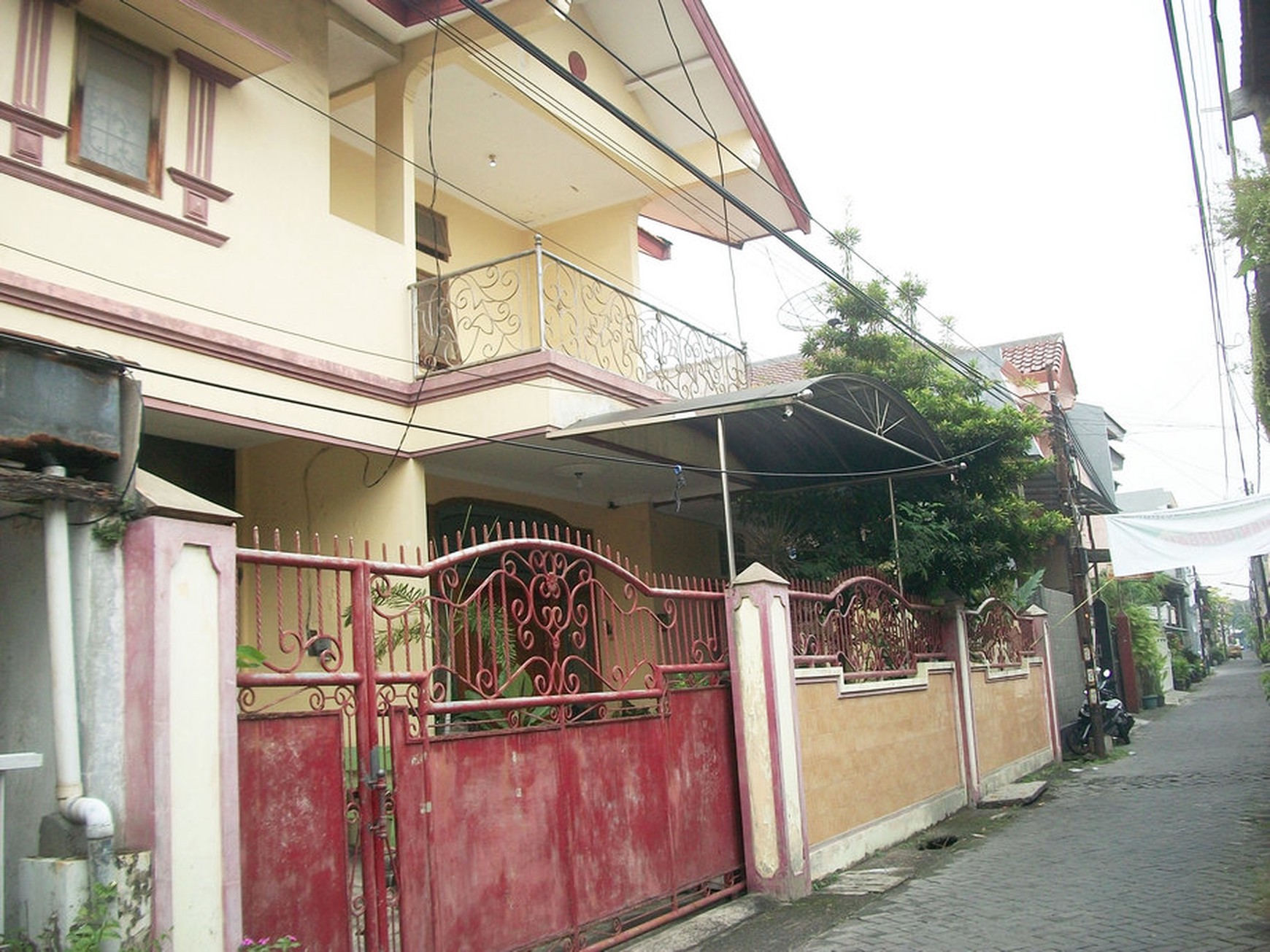 Rumah di Kalikepiting Jaya Surabaya Kota, Bagus + Terawat, 2 Lantai, Cocok untuk Rumah Kost / Rumah Tinggal - NH -