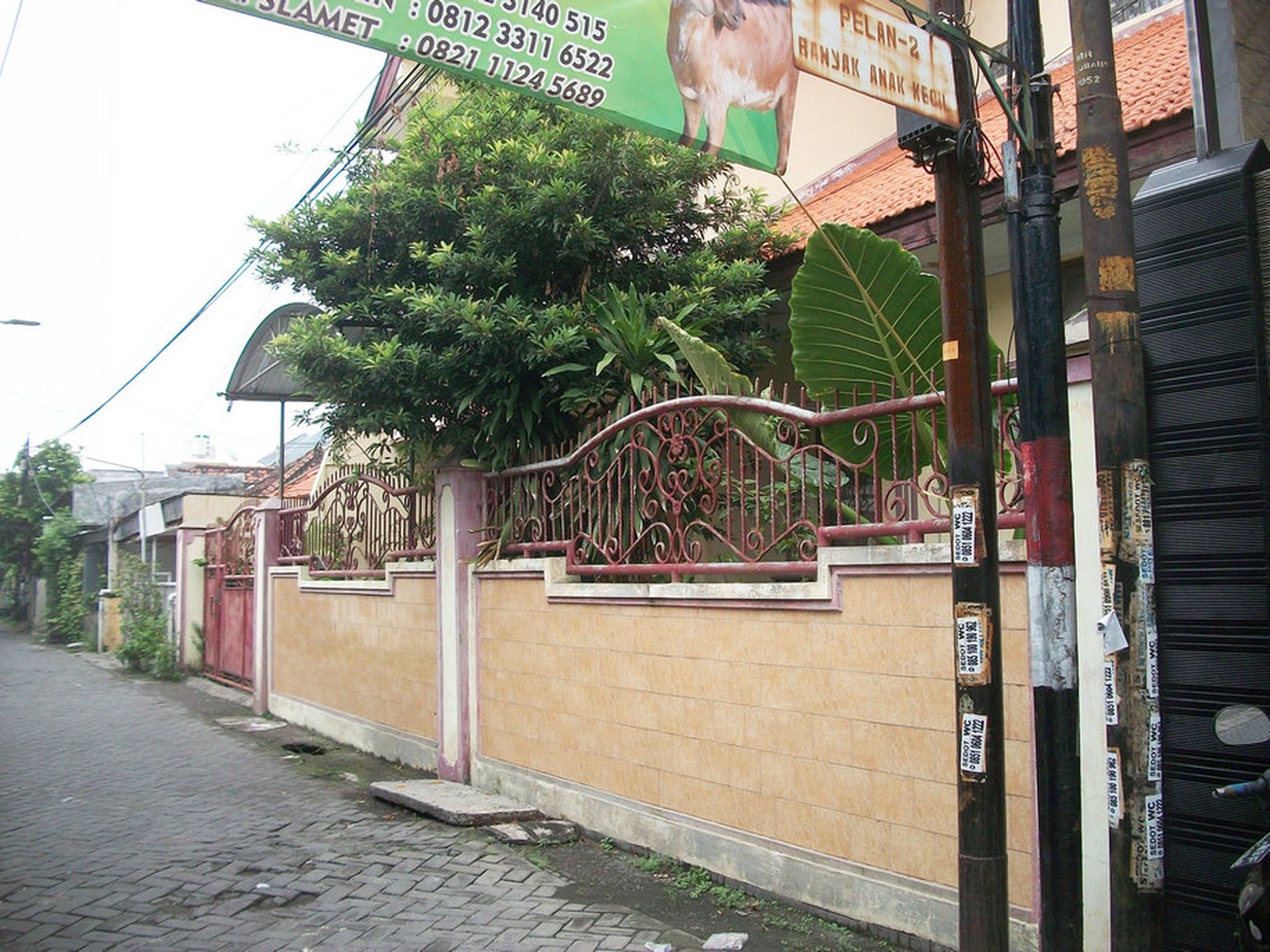 Rumah di Kalikepiting Jaya Surabaya Kota, Bagus + Terawat, 2 Lantai, Cocok untuk Rumah Kost / Rumah Tinggal - NH -