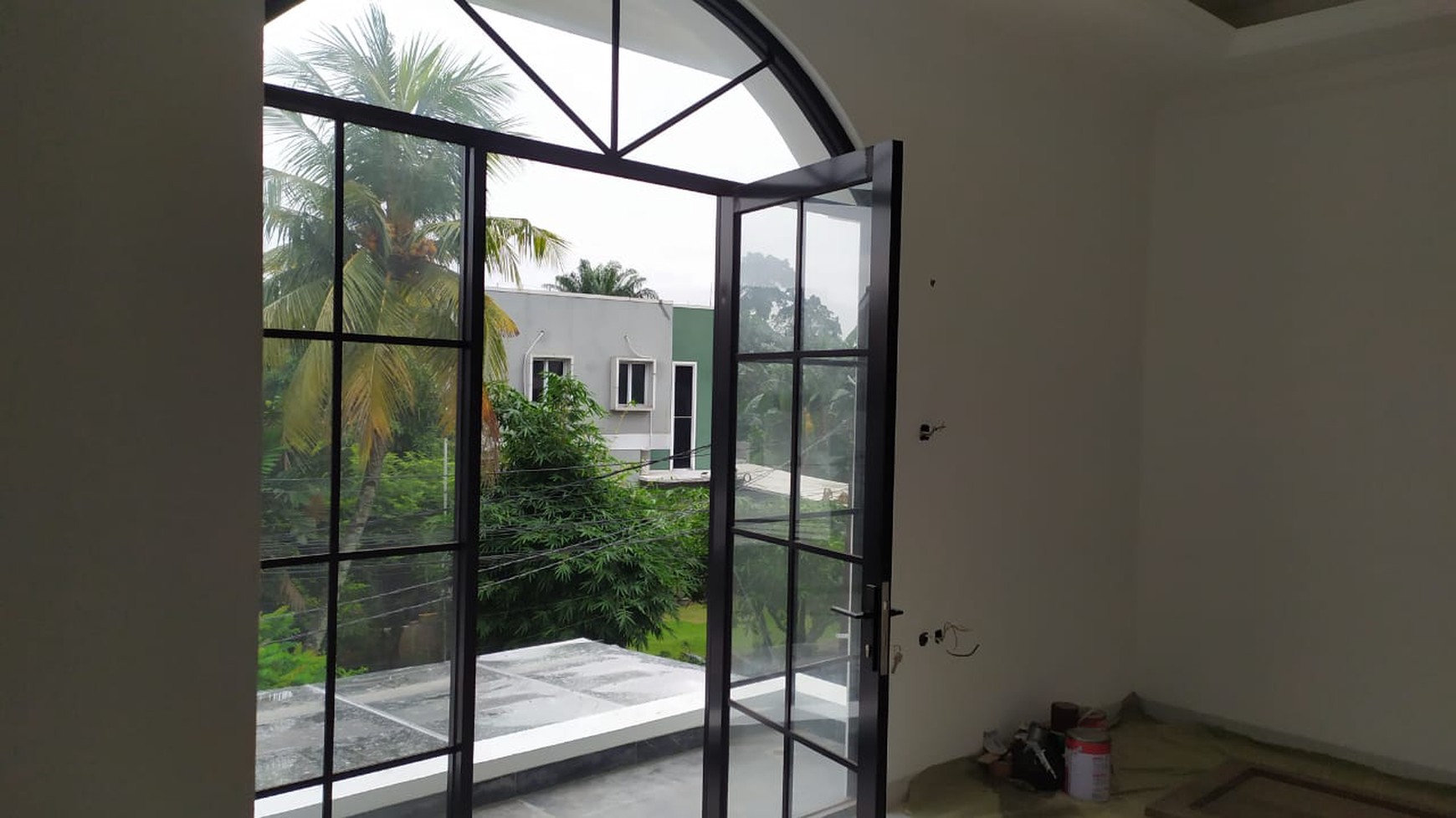 Dijual Rumah Baru Townhouse Lokasi yang sangat strategis di Lebak Bulus