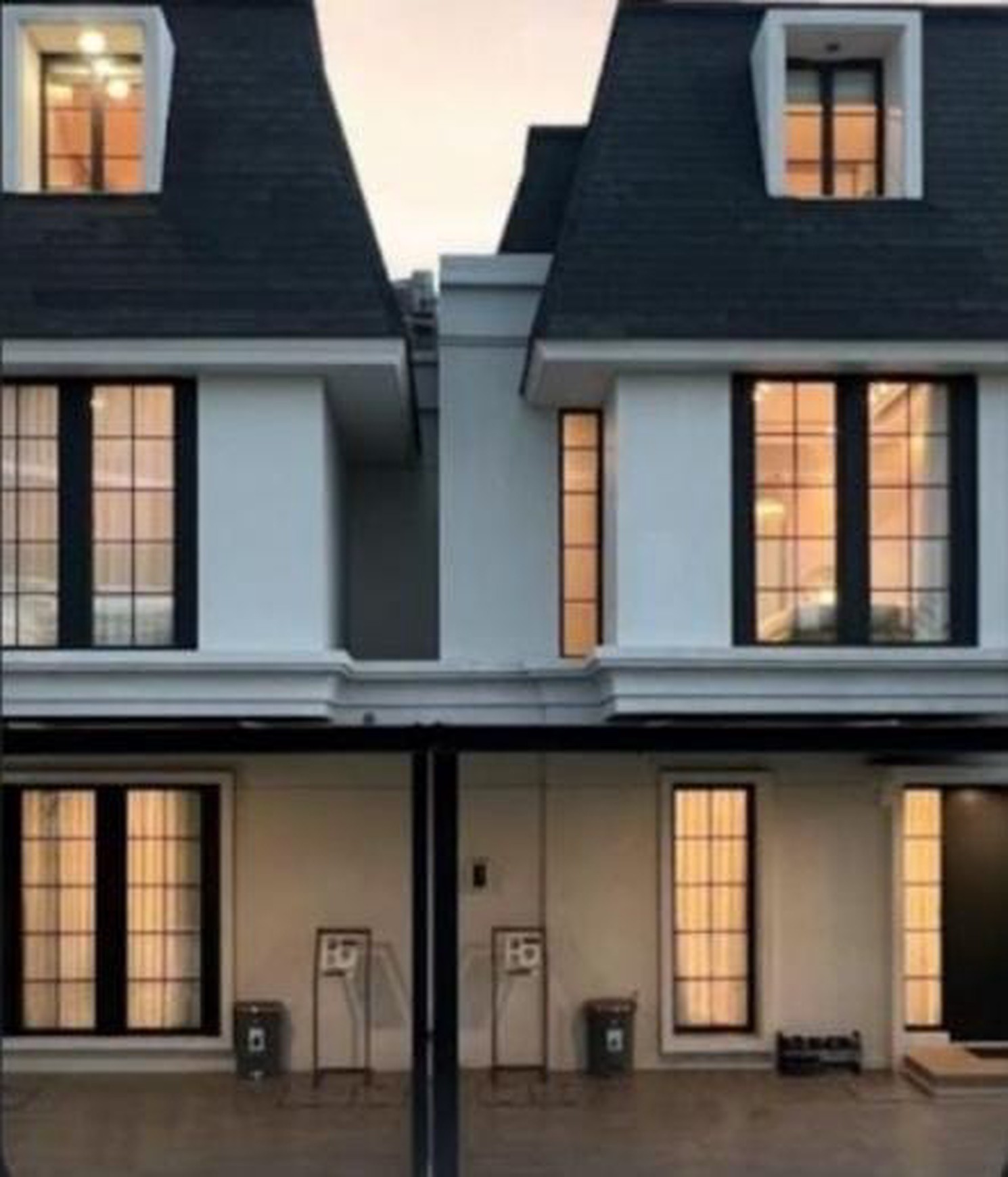 Dijual Rumah Baru Townhouse Lokasi yang sangat strategis di Lebak Bulus