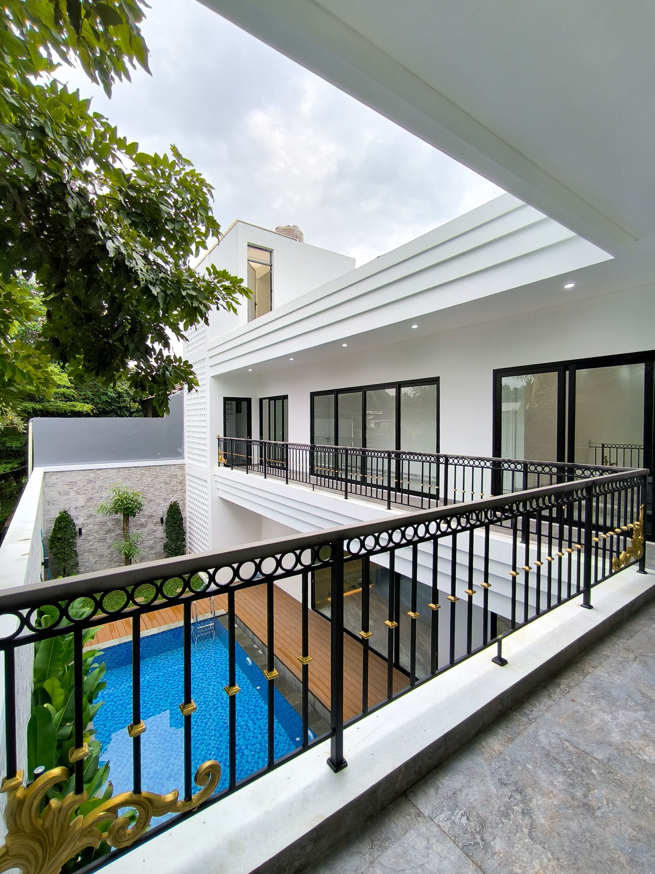 Rumah Brand New Hoek Modern di River Park Bintaro Jaya