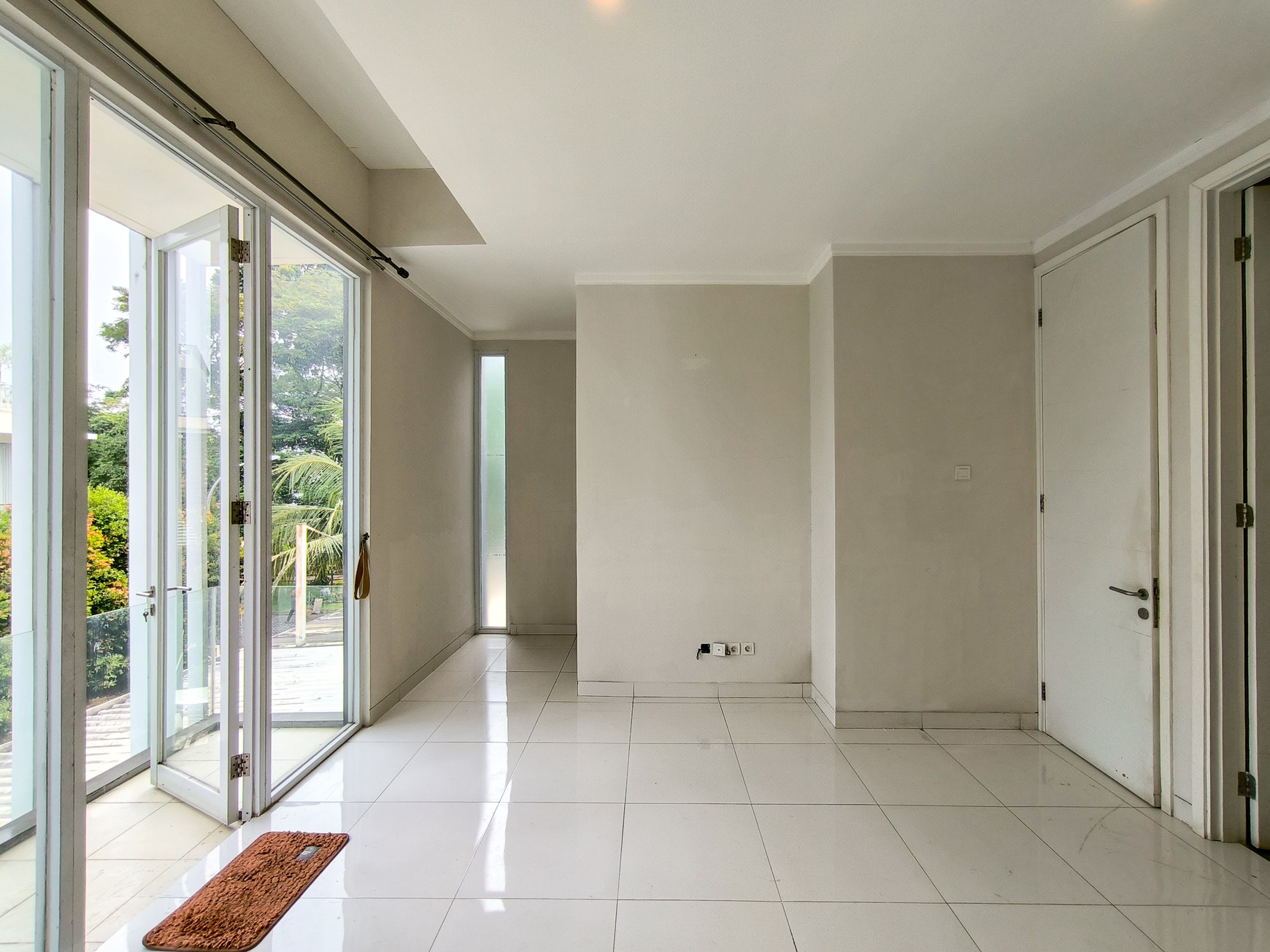 Rumah Bagus Di Discovery Eola Bintaro Jaya Sektor 9