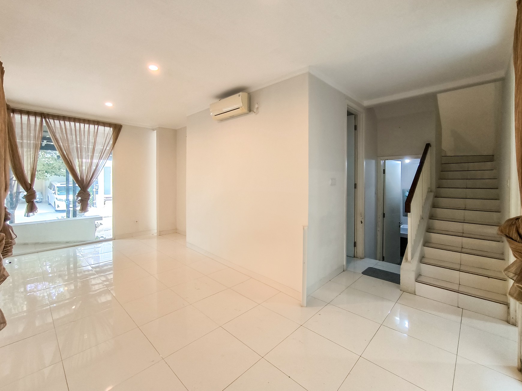 Rumah Bagus Di Discovery Eola Bintaro Jaya Sektor 9