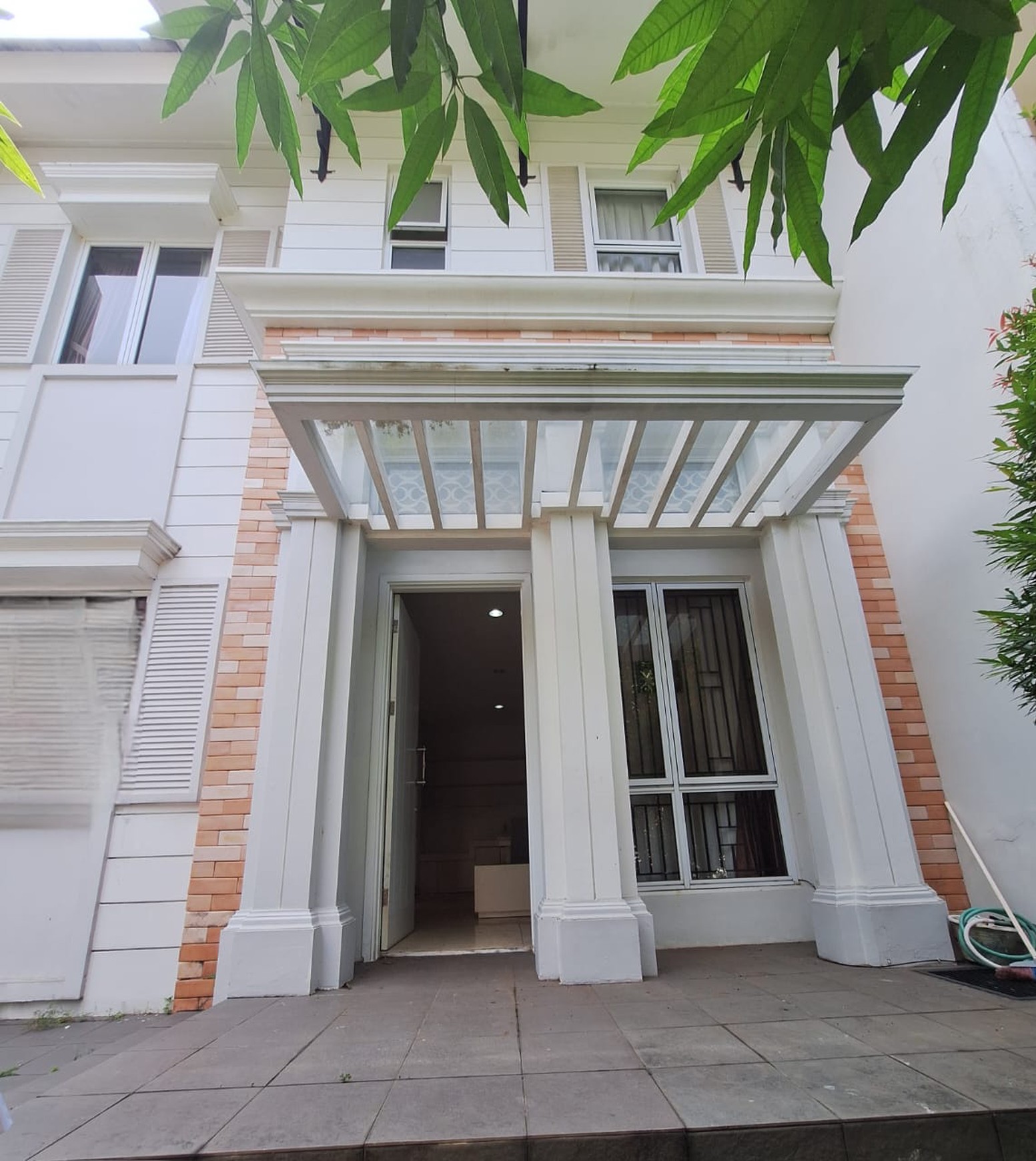 Rumah Bagus Fully Furnished Siap Huni di Hylands GreenWich, BSD, Tangerang Selatan