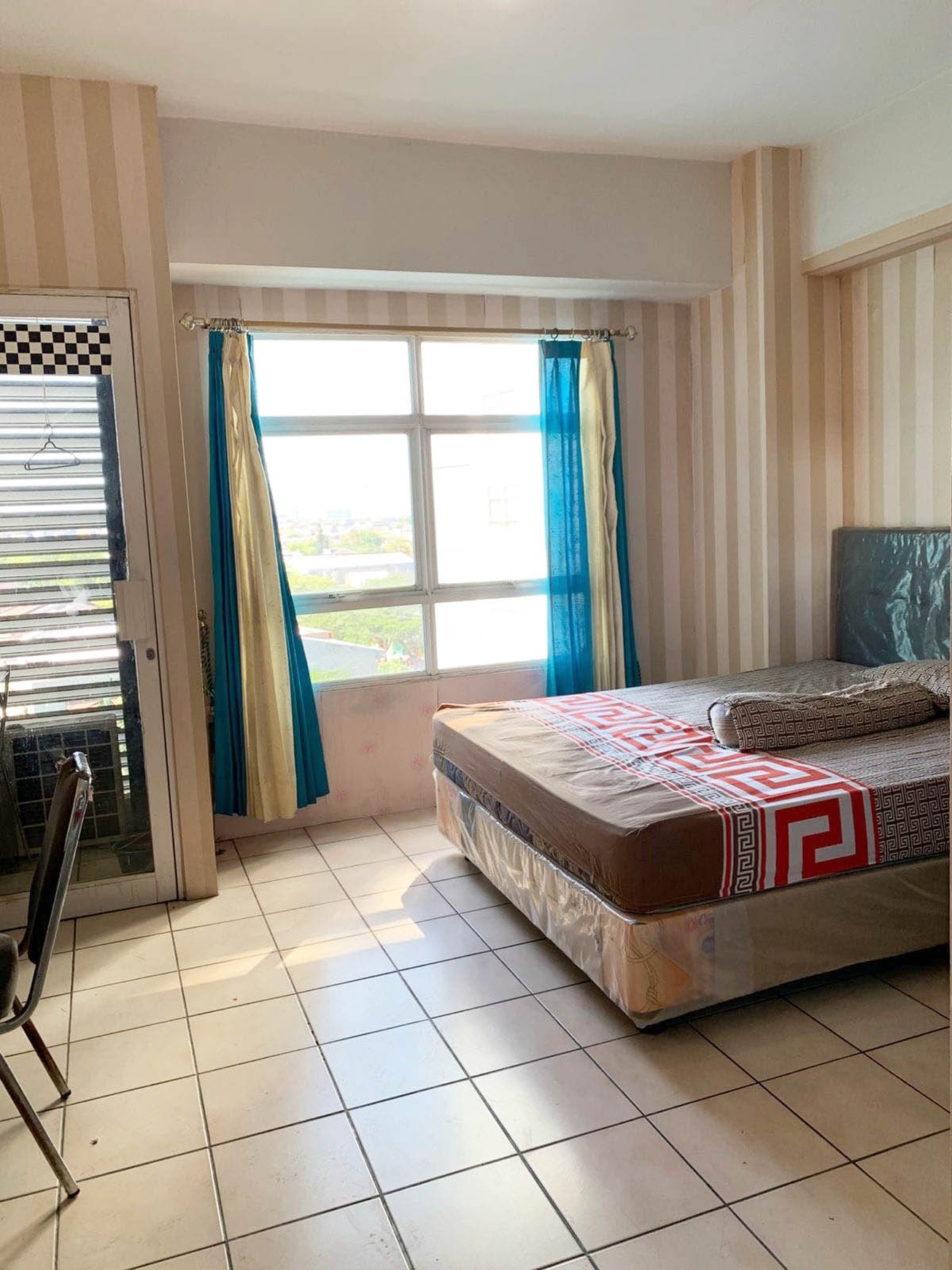 Apartemen di Metropolis, Type Studio, Semi Furnished, Dekat Kampus - WS -