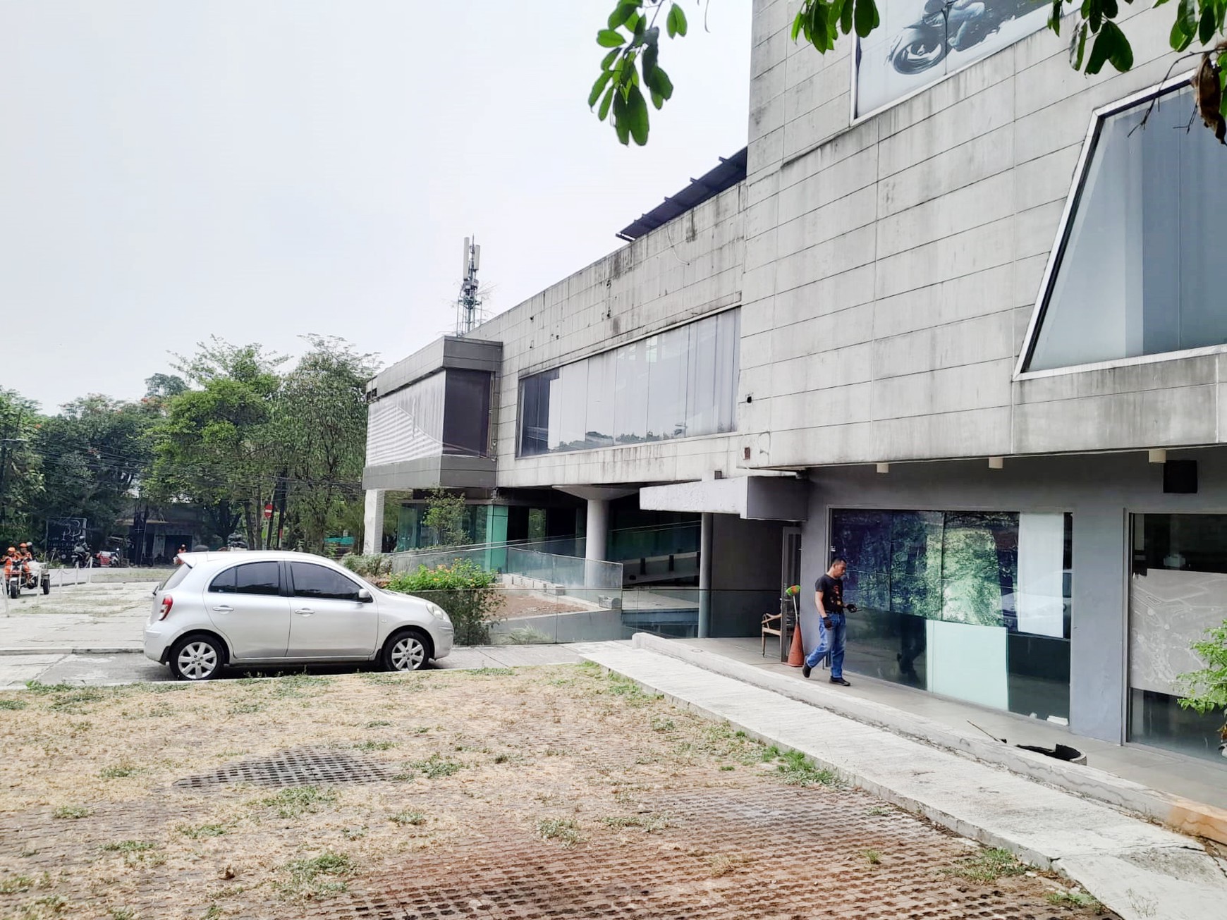 Ruang Usaha Siap Pakai Lokasi Strategis di Kemang Utara, Jakarta Selatan