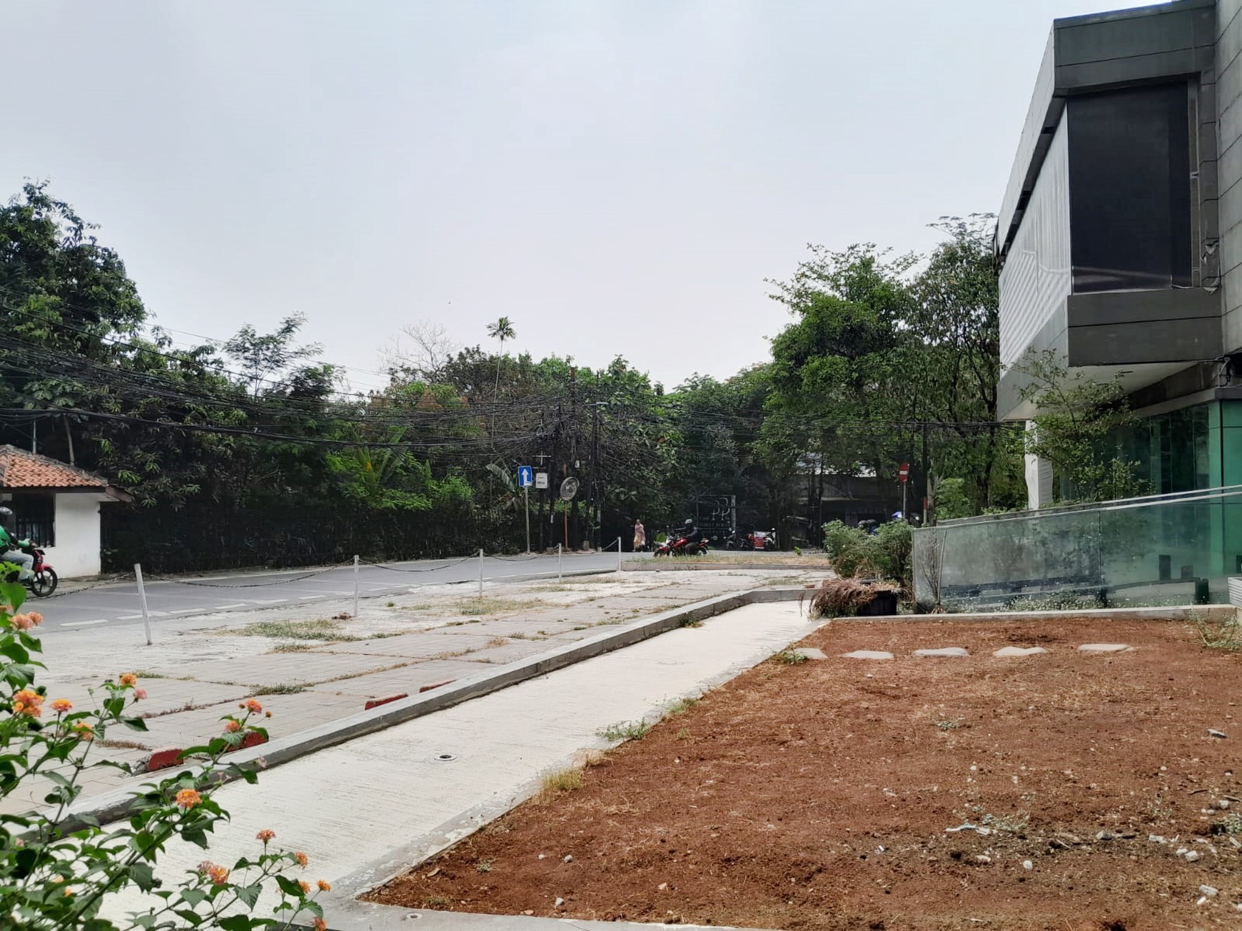 Ruang Usaha Siap Pakai Lokasi Strategis di Kemang Utara, Jakarta Selatan