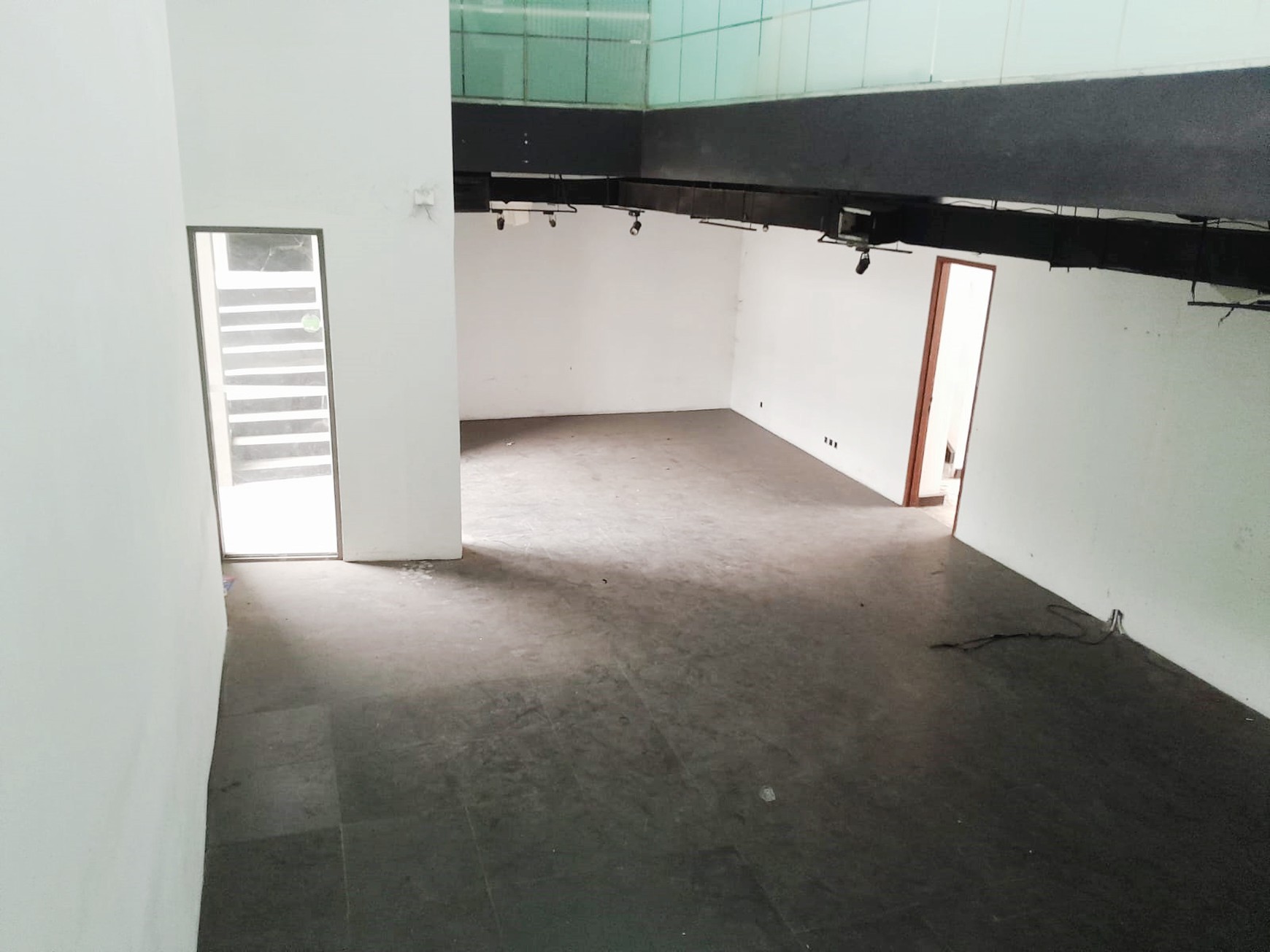 Ruang Usaha Siap Pakai Lokasi Strategis di Kemang Utara, Jakarta Selatan