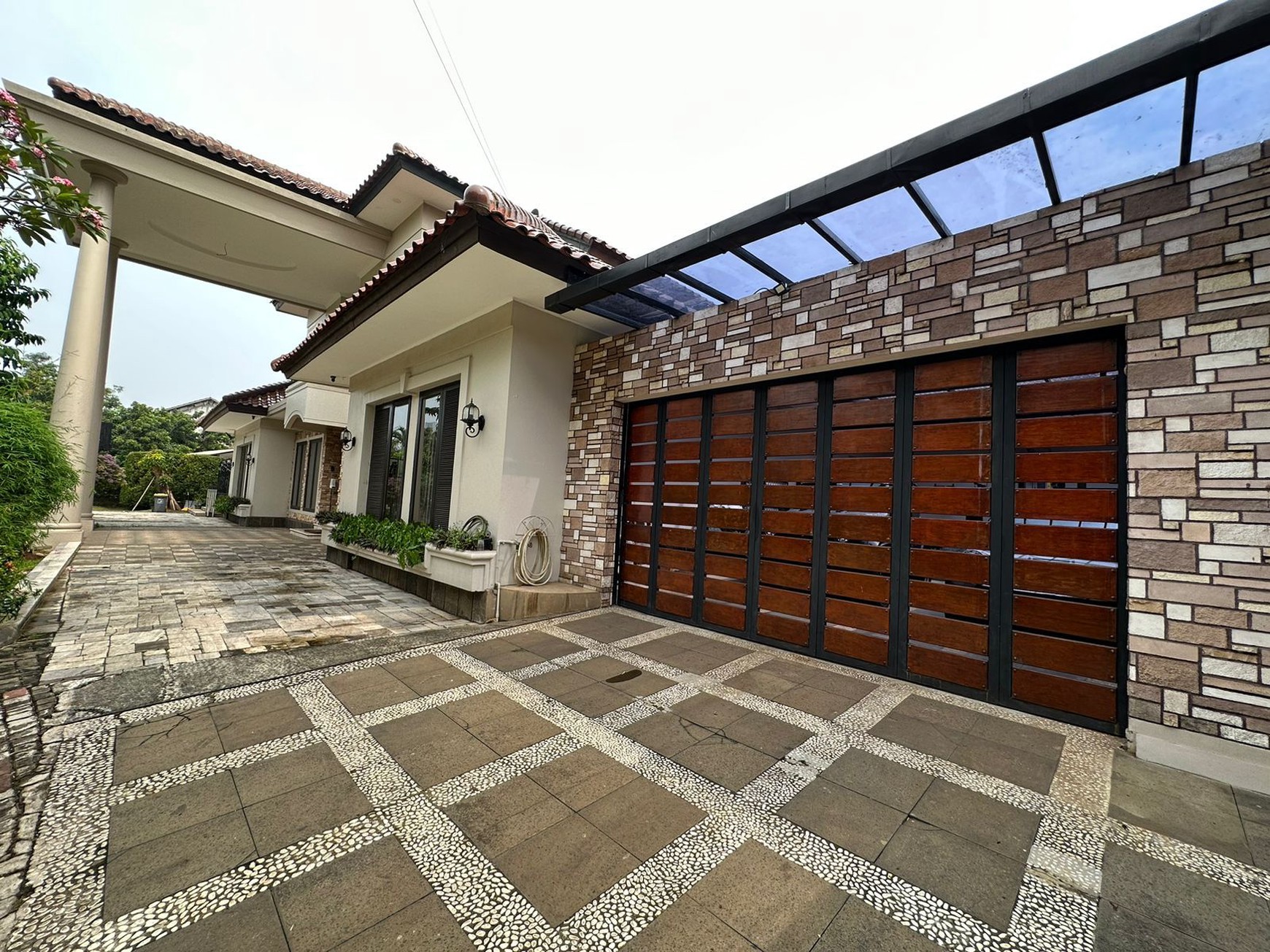 Rumah Bagus, Asri dalam Cluster keamanan 24 jam di Bintaro Sektor 9
