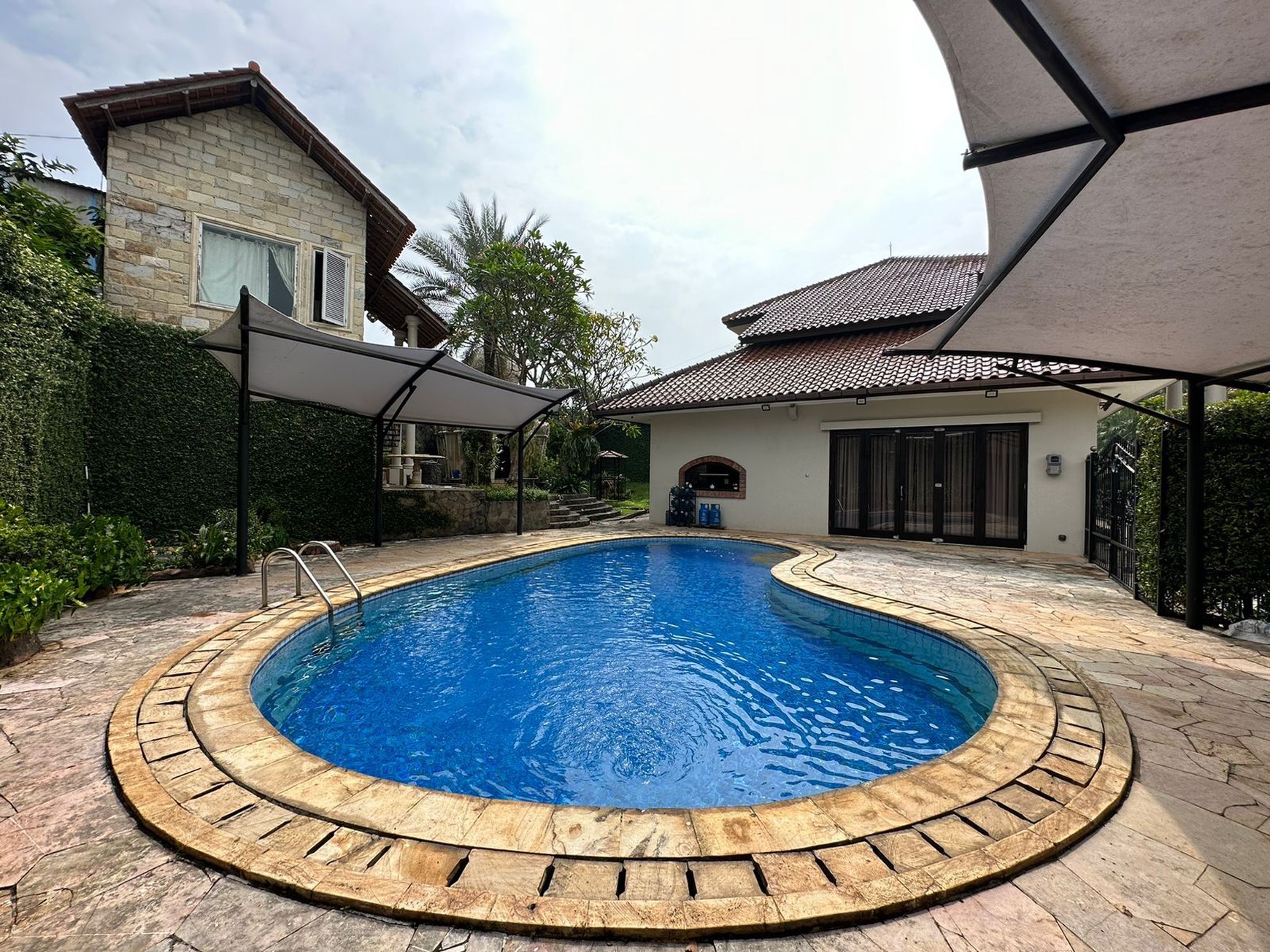 Rumah Bagus, Asri dalam Cluster keamanan 24 jam di Bintaro Sektor 9