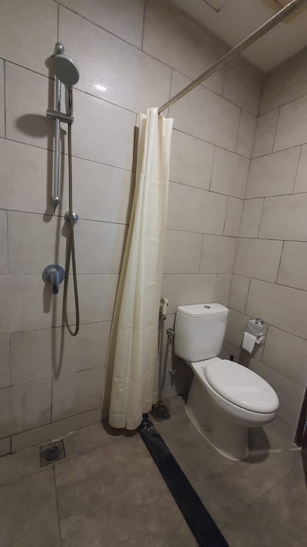 Apartemen Roseville Soho and Suites