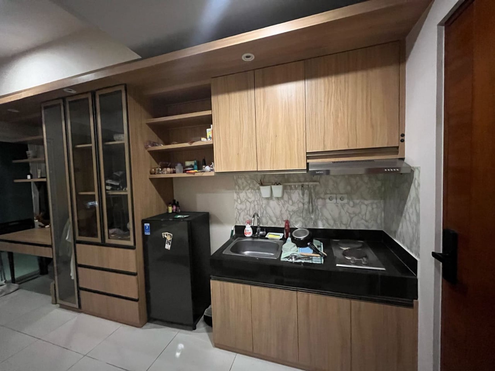 Apartemen Roseville Soho and Suites