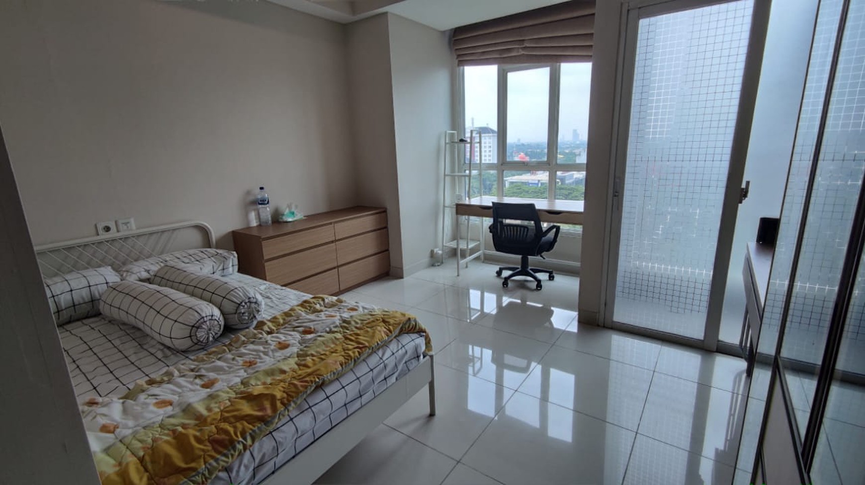 Apartemen Roseville Soho and Suites