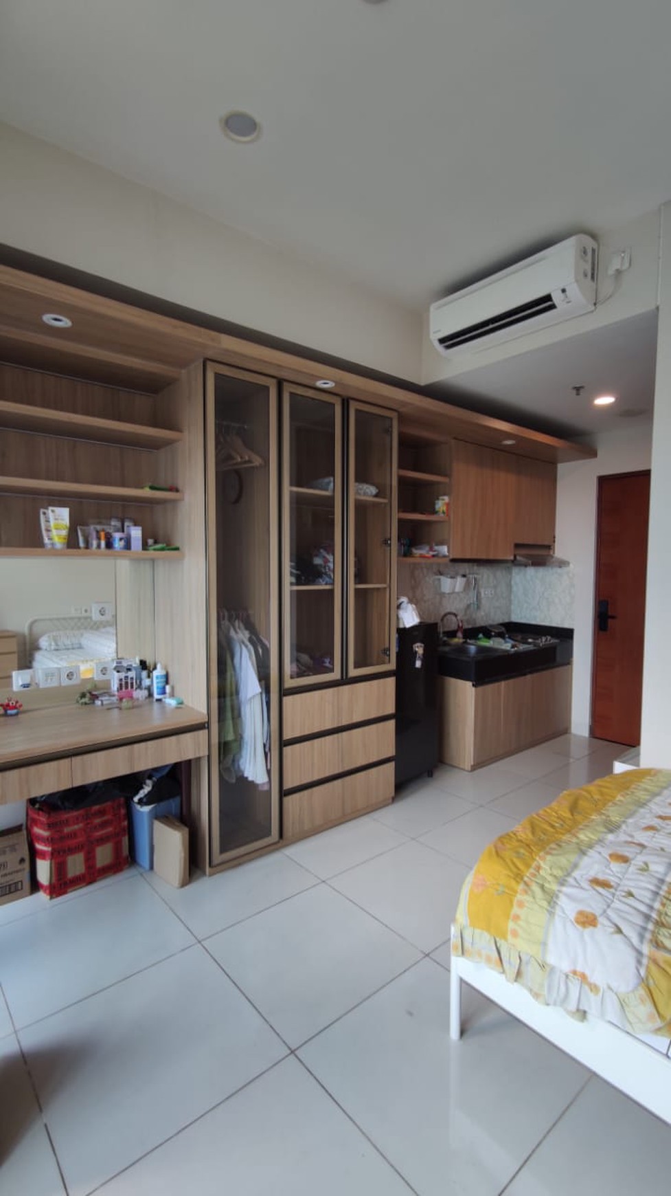 Apartemen Roseville Soho and Suites