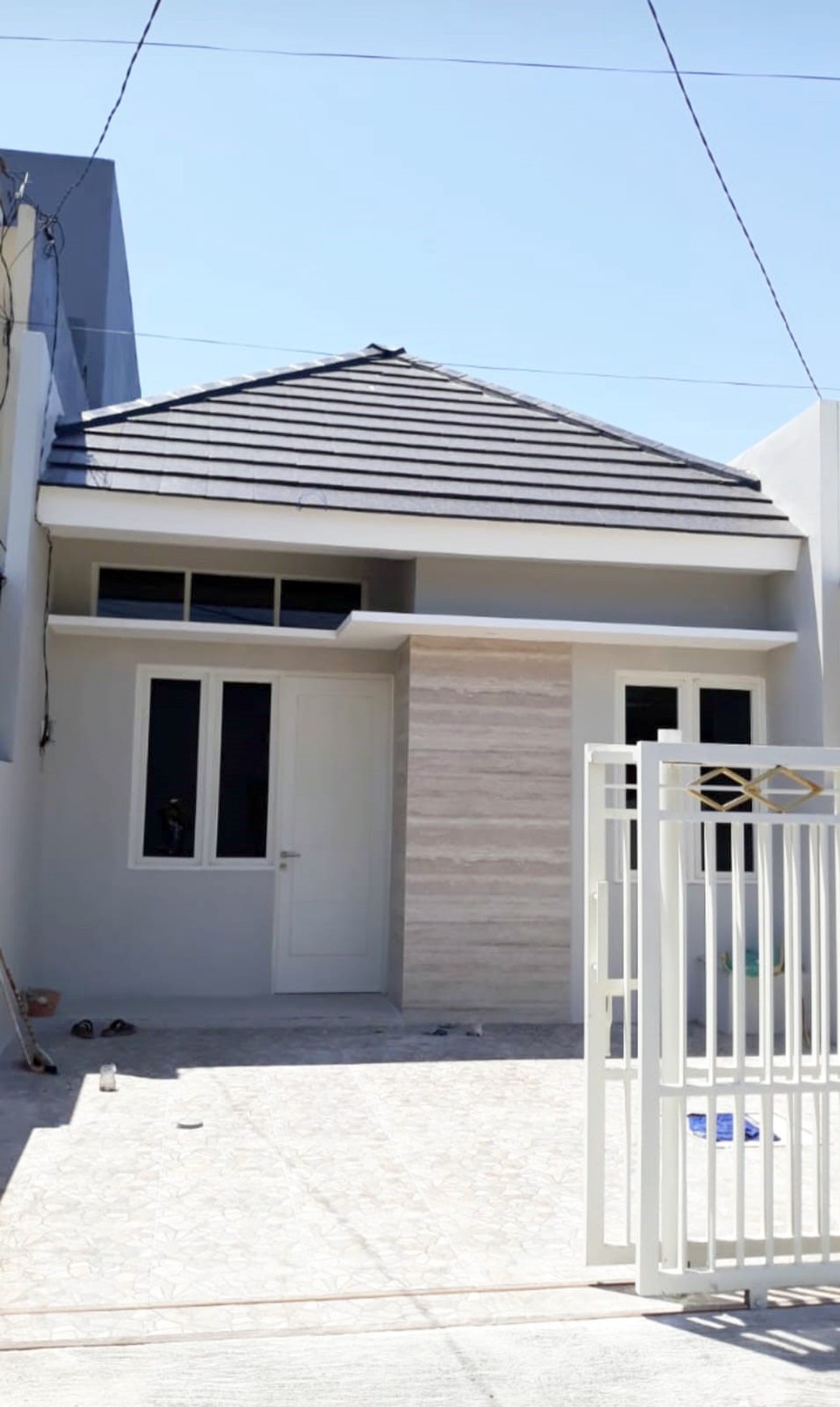 Rumah Baru Gress di Modern Tengah Gunung Anyar Surabaya Timur, Minimalis, Siap Huni - LT -
