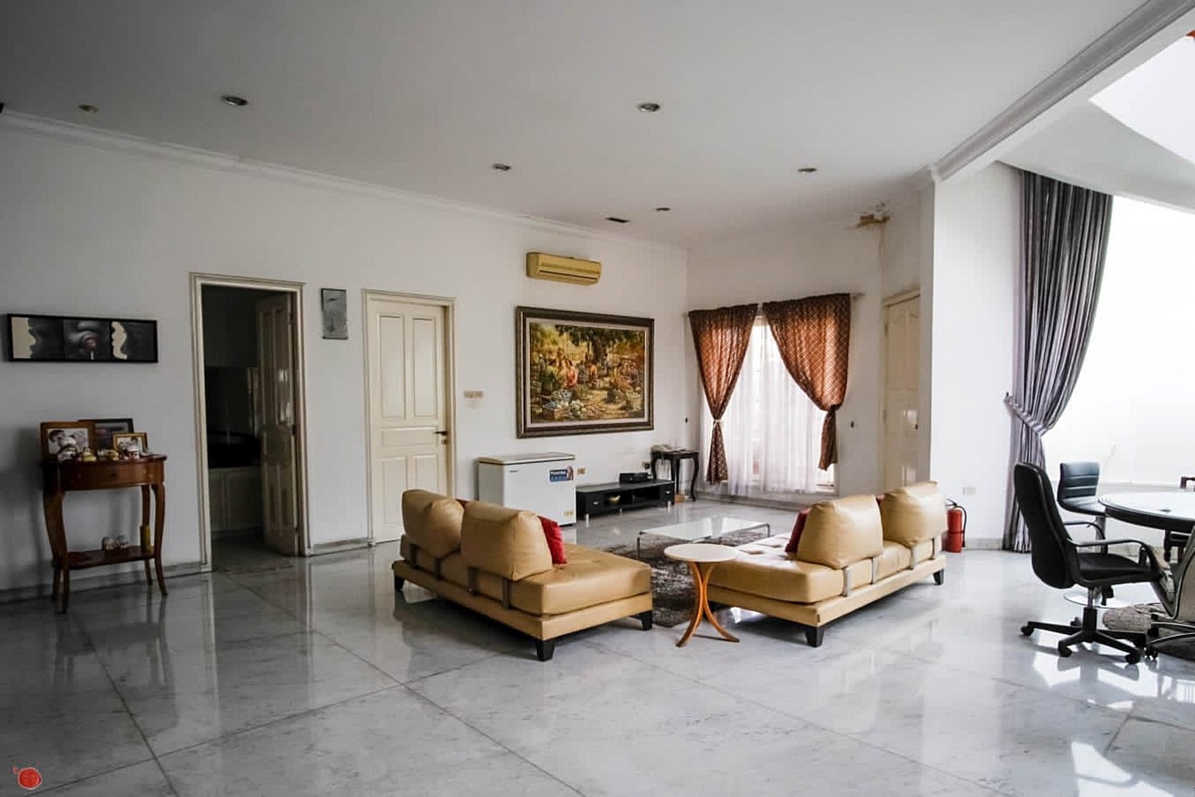 For Sale Rumah Mewah di Intercon Jakarta Barat