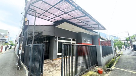 Rumah di Tebet Timur Dalam Lokasi dekat Ecopark