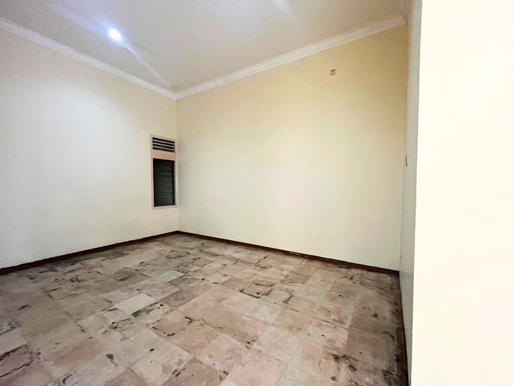 Rumah di Tebet Timur Dalam Lokasi dekat Ecopark