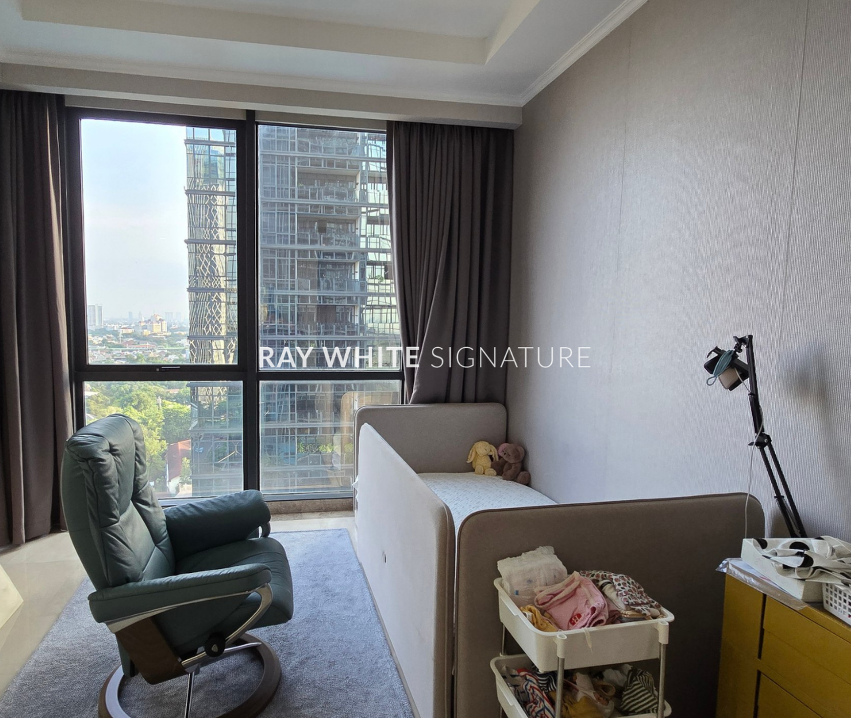 Dijual Apartement District 8 Infinity Tower Lantai Menengah View Bagus