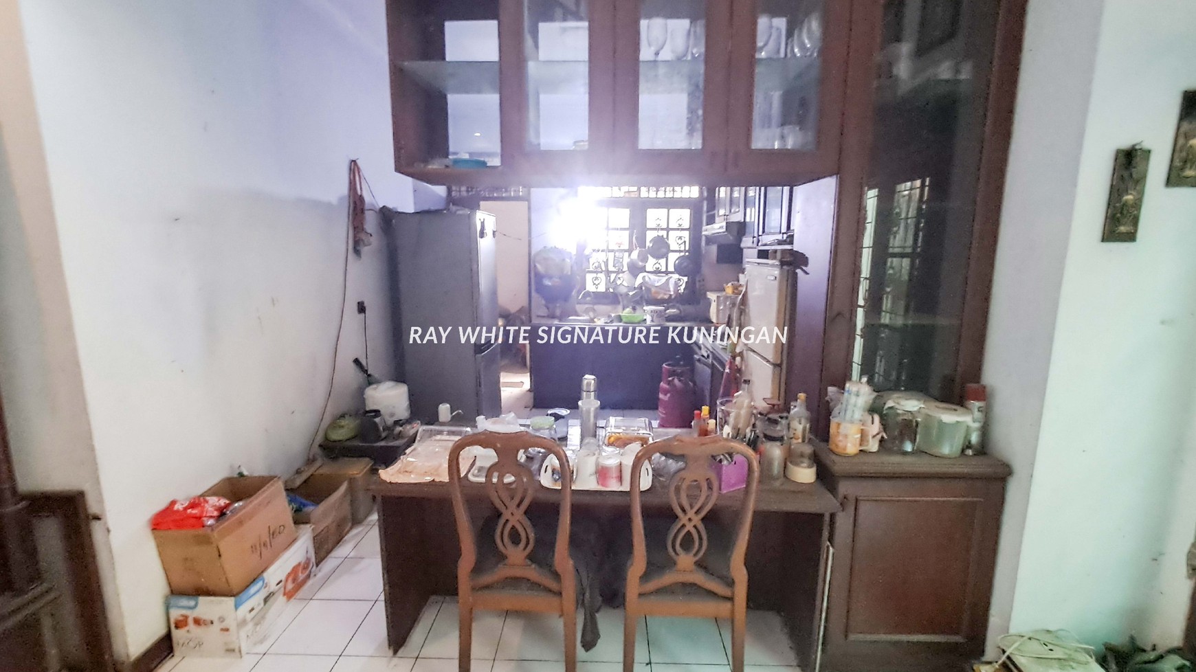 Jual Rumah Bangunan Lama 2 Lantai di Jl. Agraria Raya