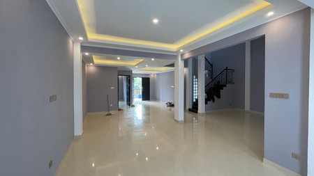 Rumah 2 lantai bagus siap huni dekat mesjid Griya Loka BSD CITY Tangerang Selatan