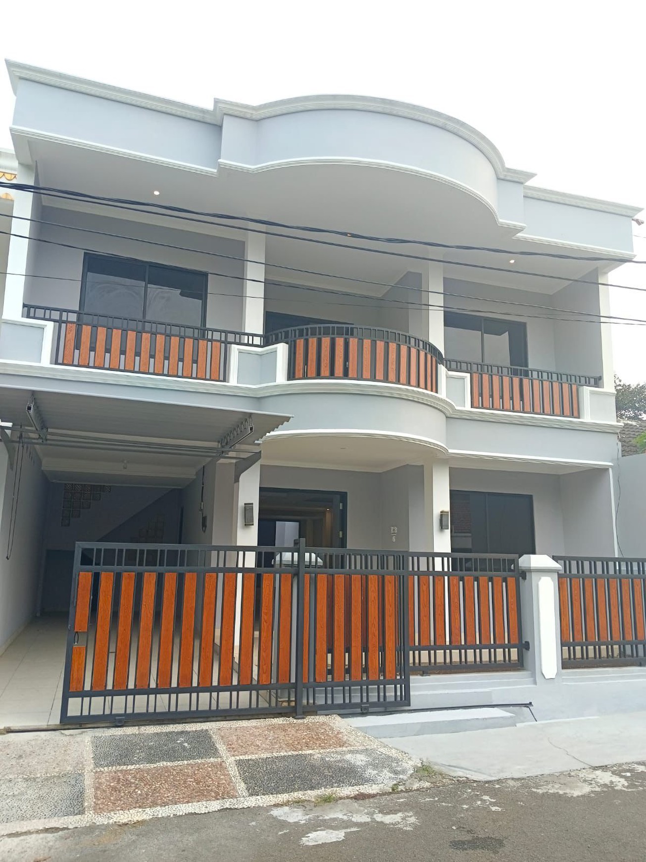 Rumah 2 lantai bagus siap huni dekat mesjid Griya Loka BSD CITY Tangerang Selatan