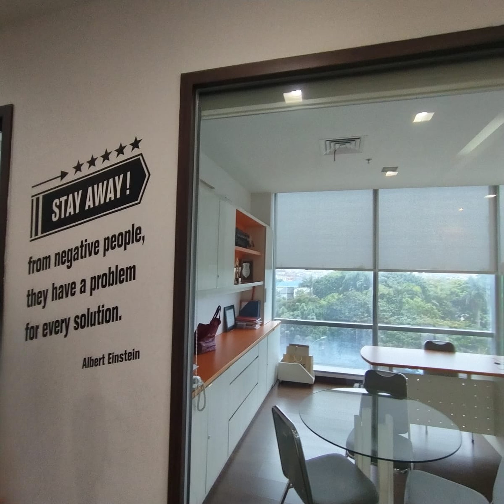 Beli Kantor di Jakarta Selatan? Unit Furnished Siap Pakai di Gedung 88 Casablanca