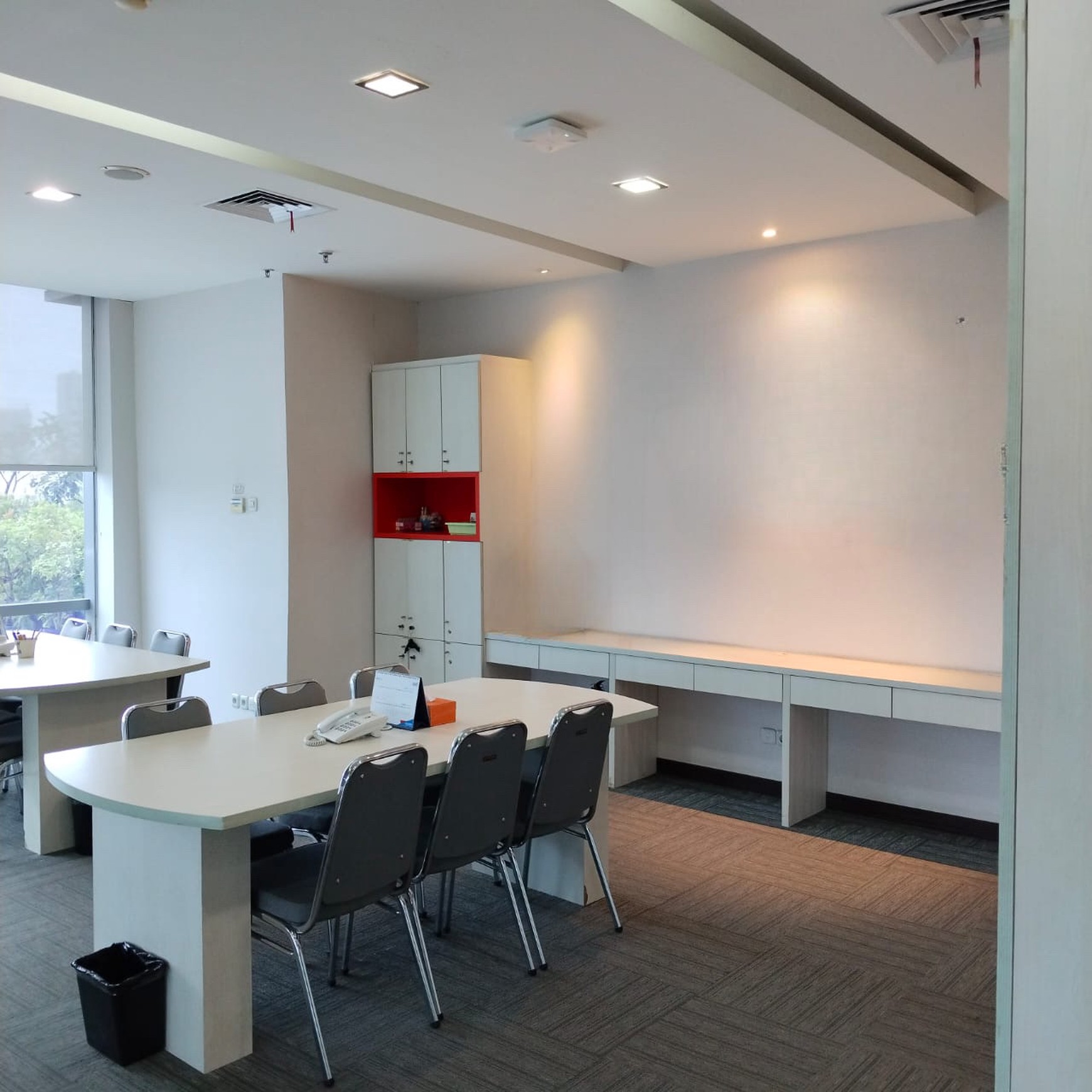 Beli Kantor di Jakarta Selatan? Unit Furnished Siap Pakai di Gedung 88 Casablanca