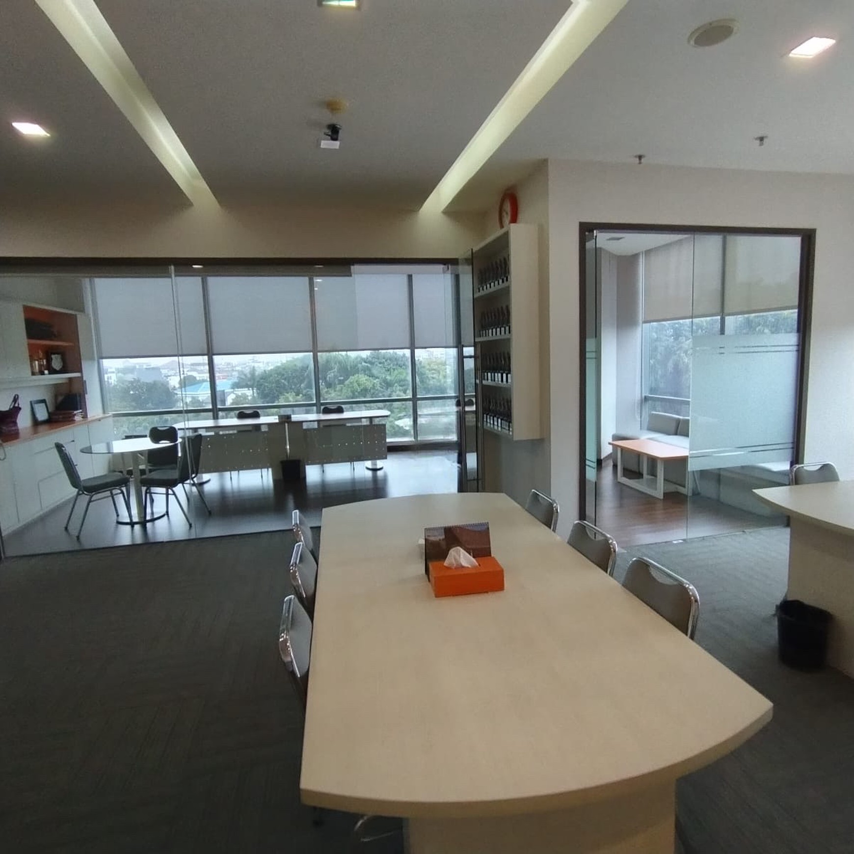 Beli Kantor di Jakarta Selatan? Unit Furnished Siap Pakai di Gedung 88 Casablanca