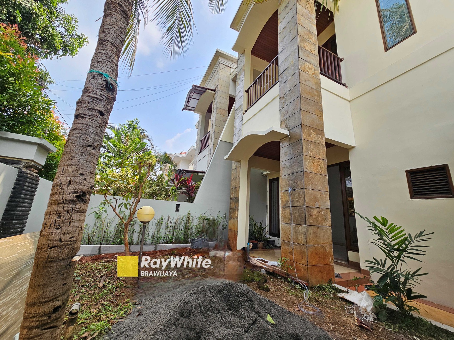 Townhouse di Warung Buncit, Jakarta Selatan, bisa sewa buat kantor