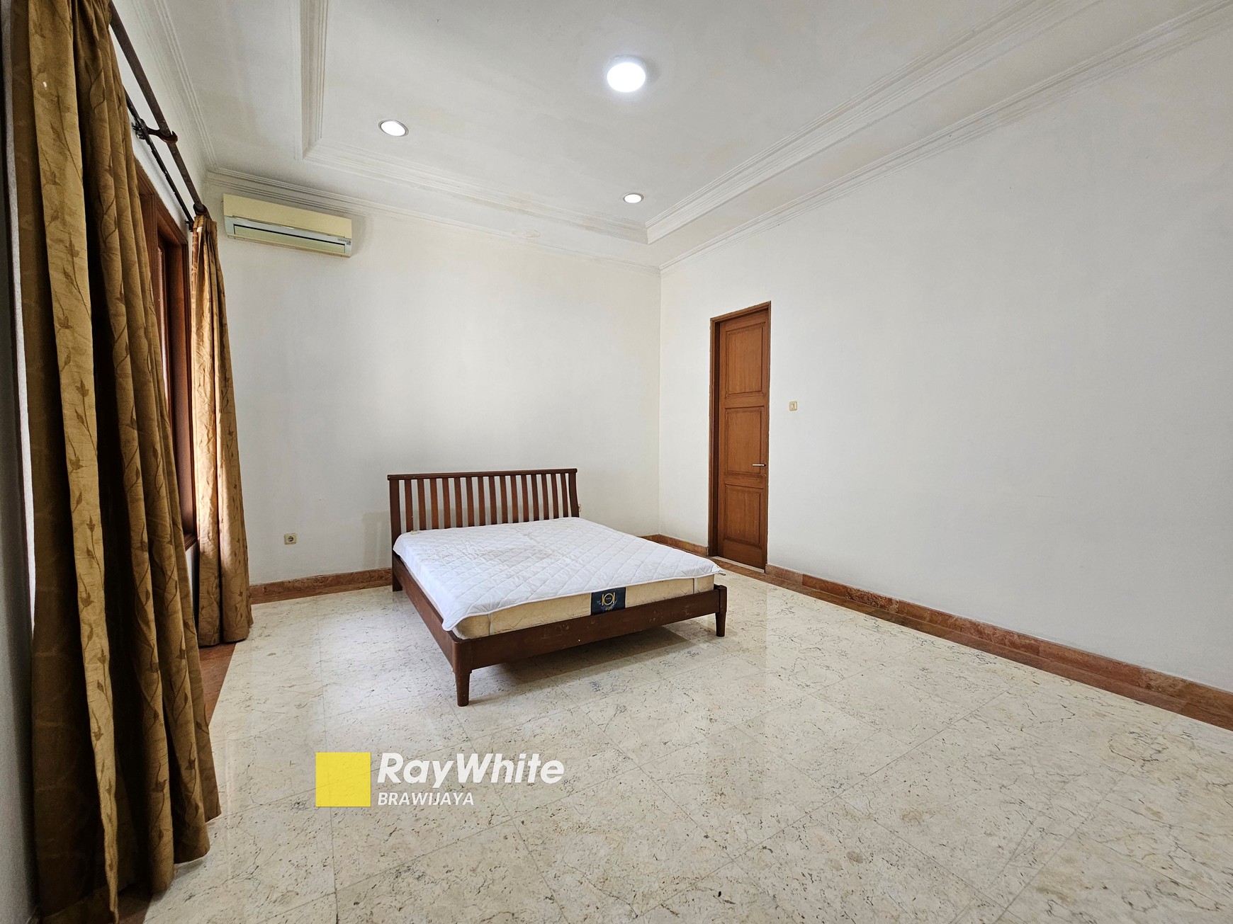 Townhouse di Warung Buncit, Jakarta Selatan, bisa sewa buat kantor